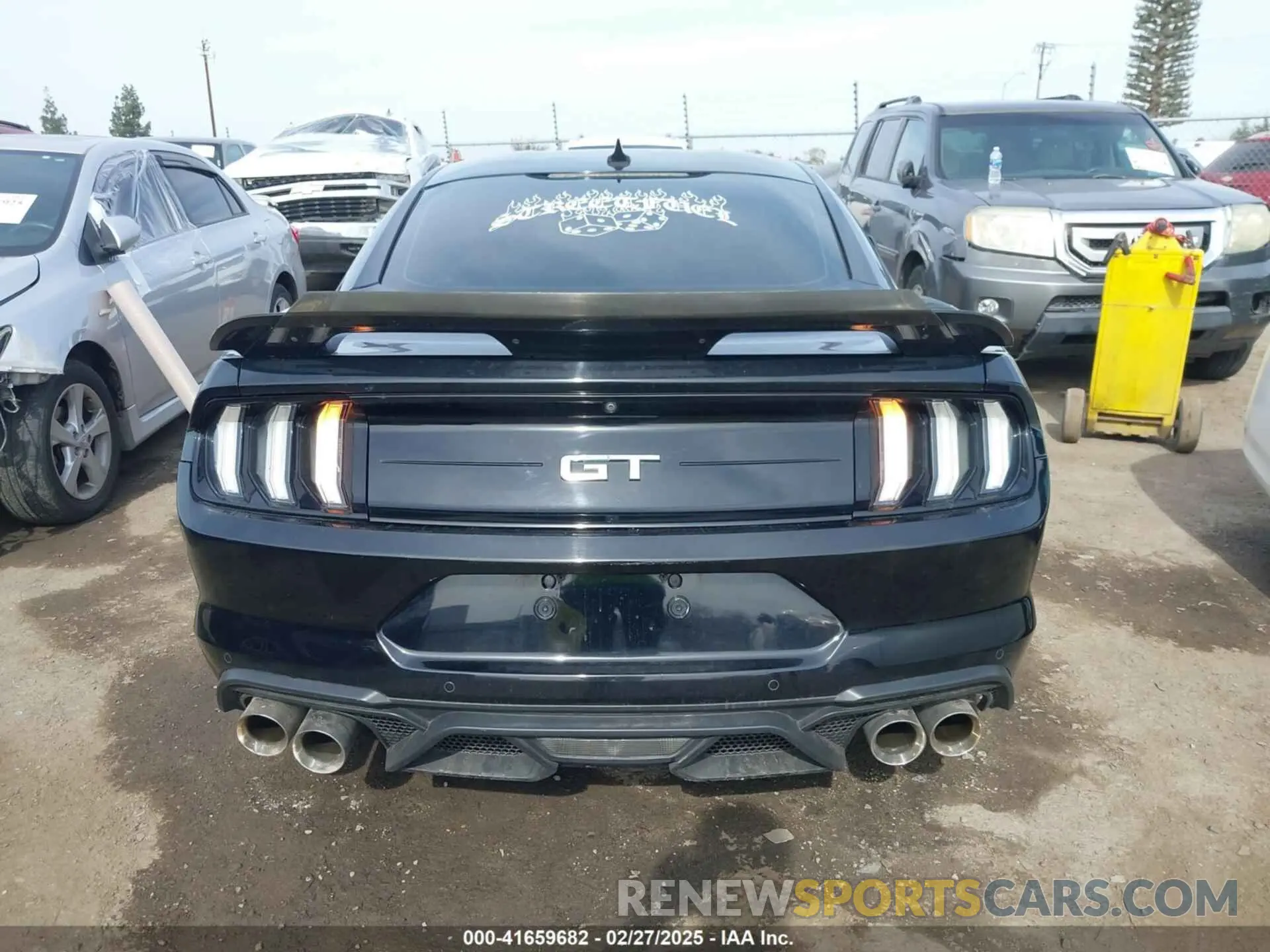 17 Photograph of a damaged car 1FA6P8CF1L5136218 FORD MUSTANG 2020