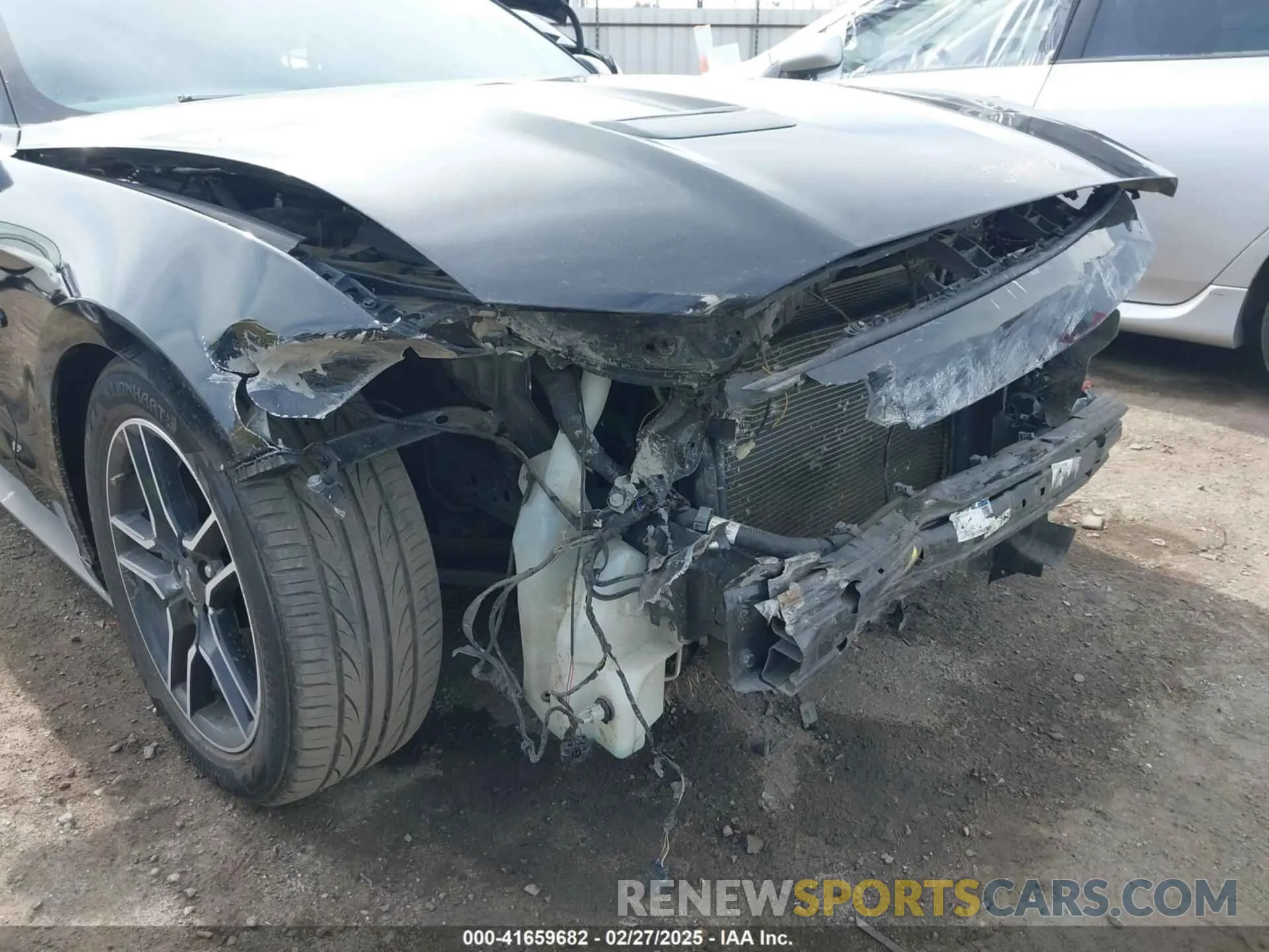 18 Photograph of a damaged car 1FA6P8CF1L5136218 FORD MUSTANG 2020