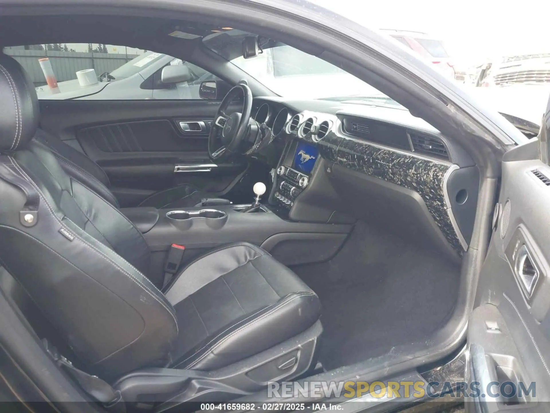 5 Photograph of a damaged car 1FA6P8CF1L5136218 FORD MUSTANG 2020