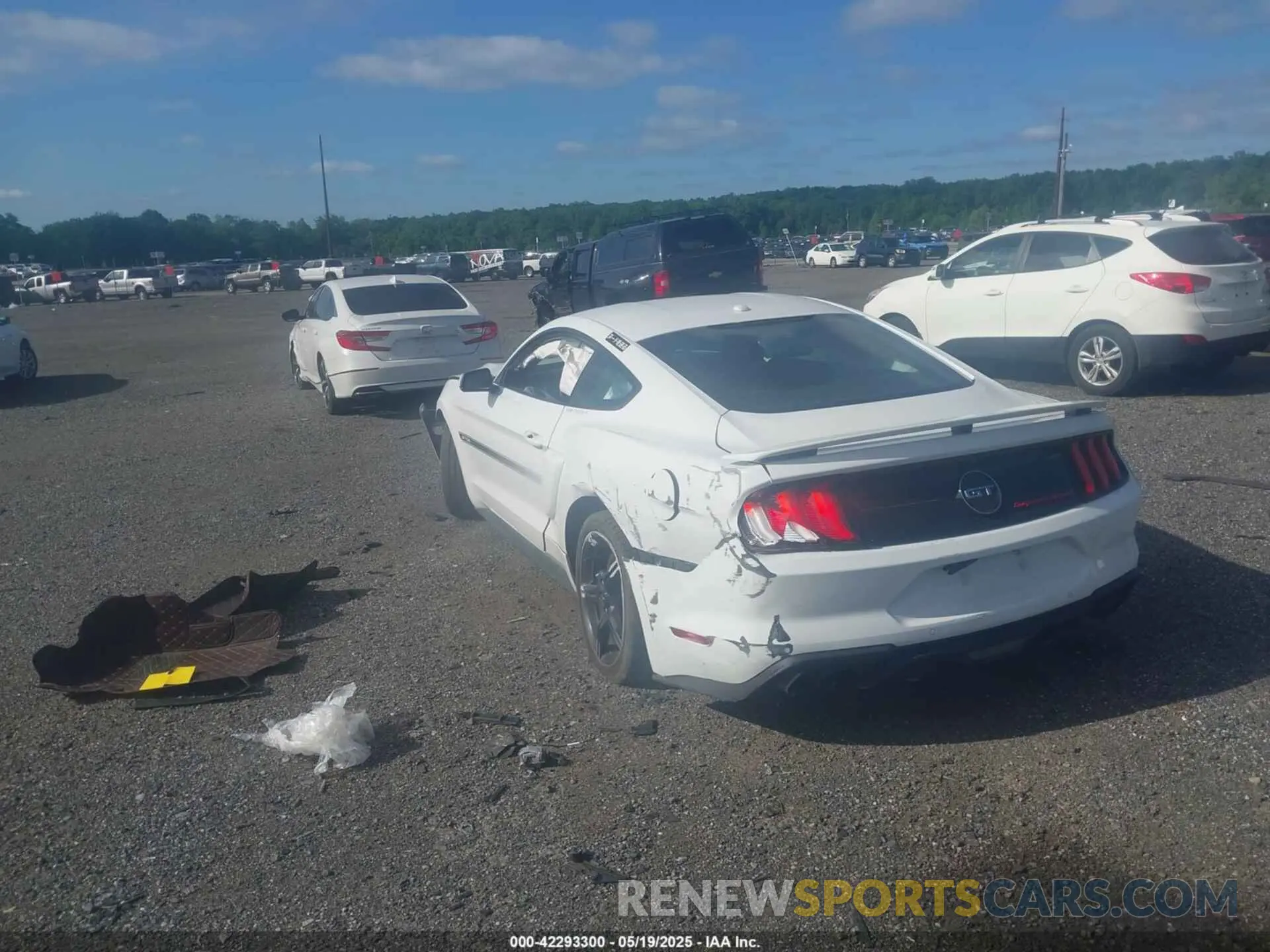 3 Photograph of a damaged car 1FA6P8CF2L5114664 FORD MUSTANG 2020