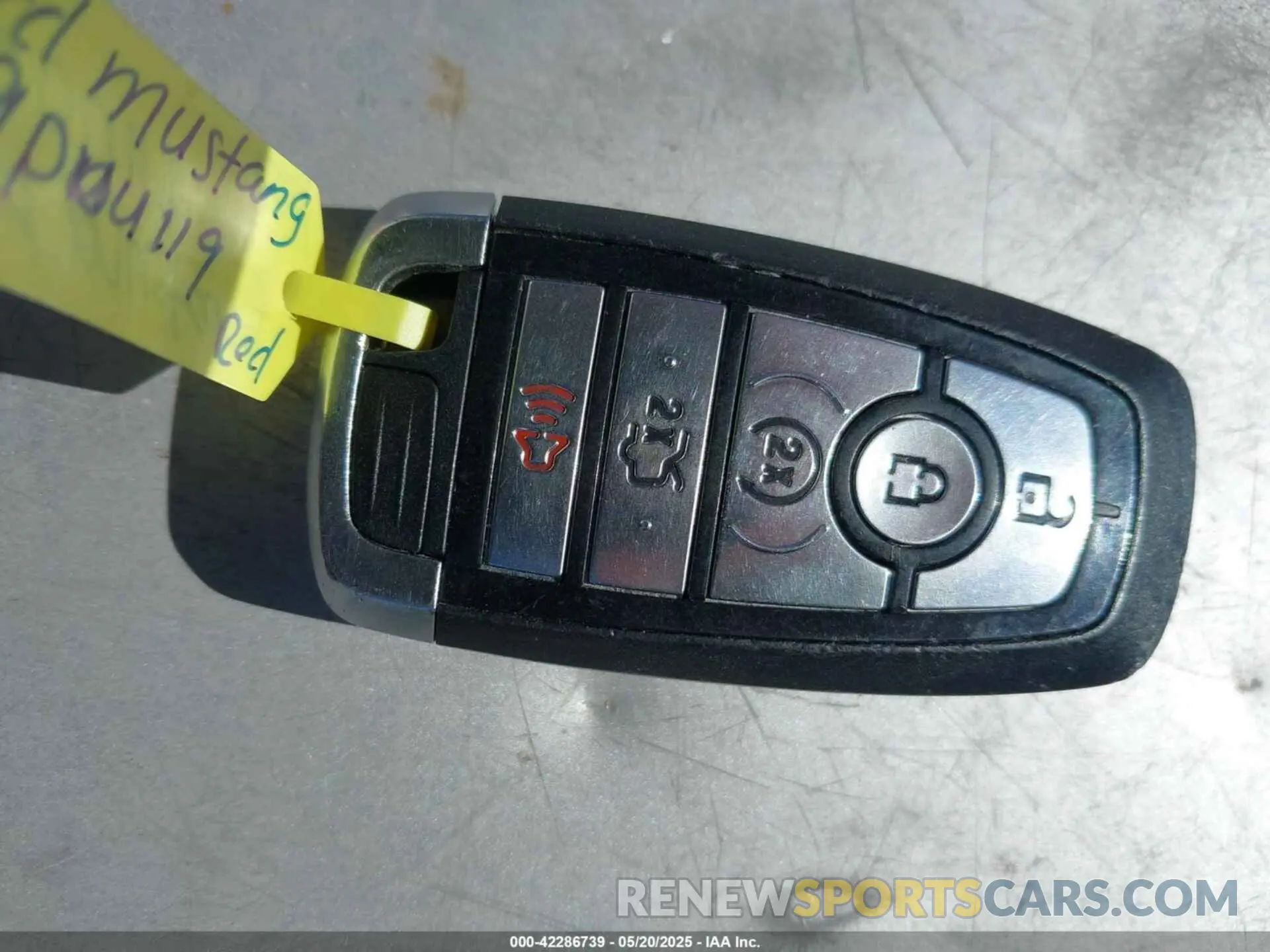 11 Photograph of a damaged car 1FA6P8CF2L5177375 FORD MUSTANG 2020