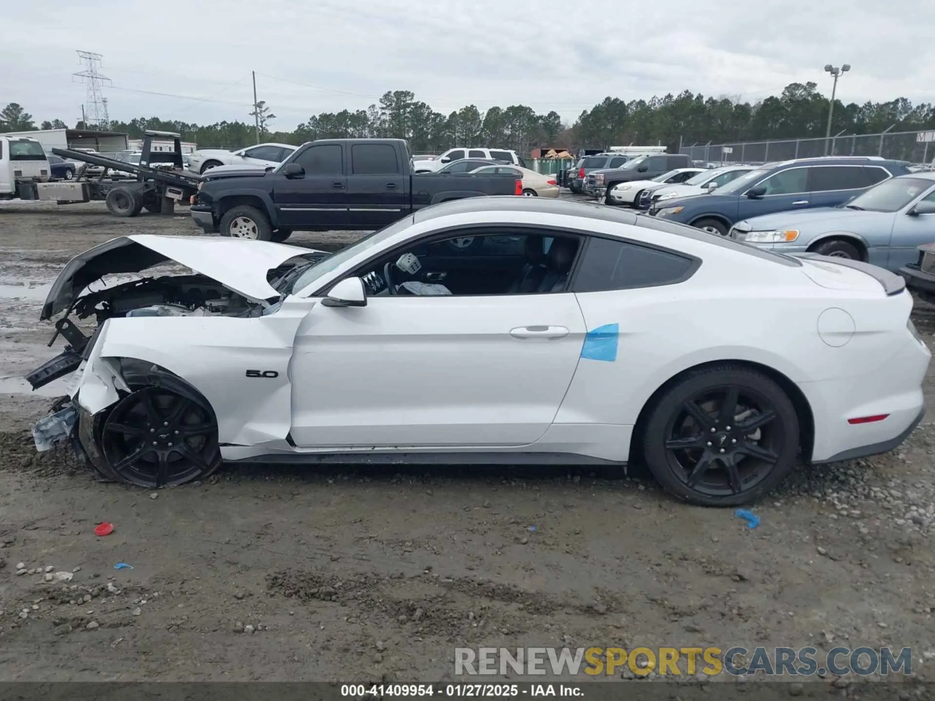 14 Photograph of a damaged car 1FA6P8CF3L5159340 FORD MUSTANG 2020