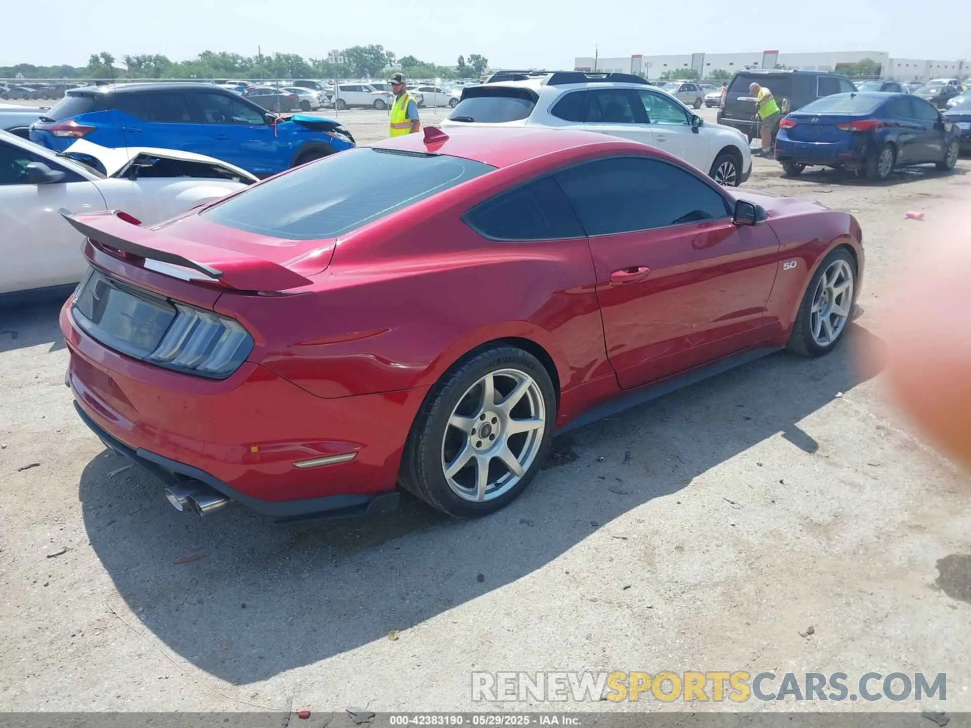 4 Photograph of a damaged car 1FA6P8CF4L5169942 FORD MUSTANG 2020