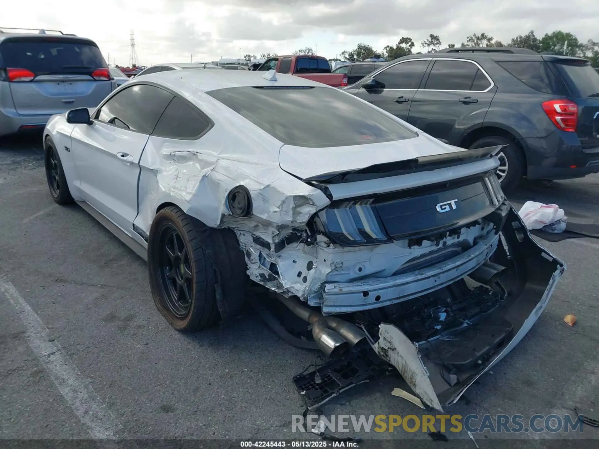3 Photograph of a damaged car 1FA6P8CF4L5191133 FORD MUSTANG 2020