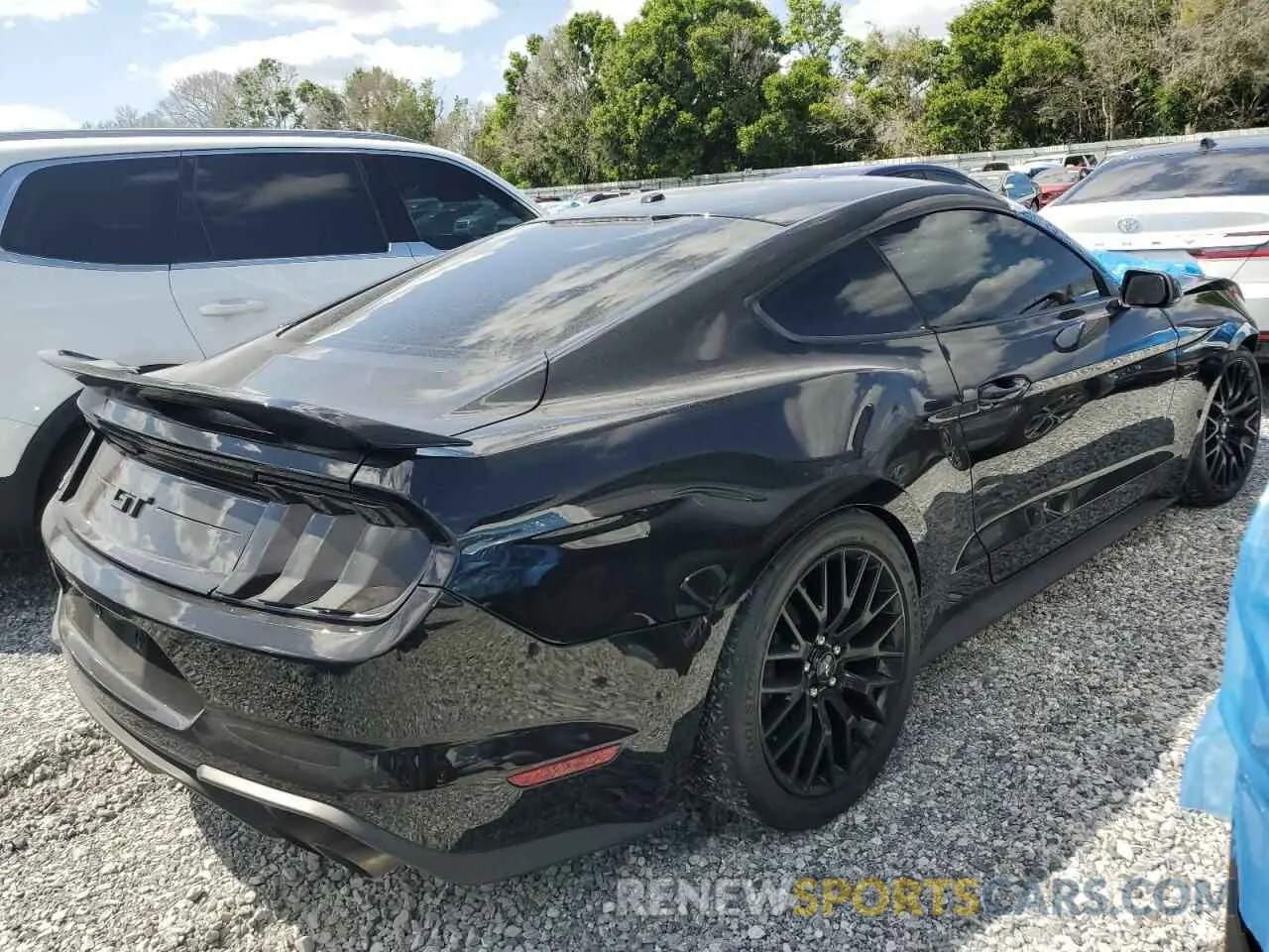 3 Photograph of a damaged car 1FA6P8CF5L5113900 FORD MUSTANG 2020