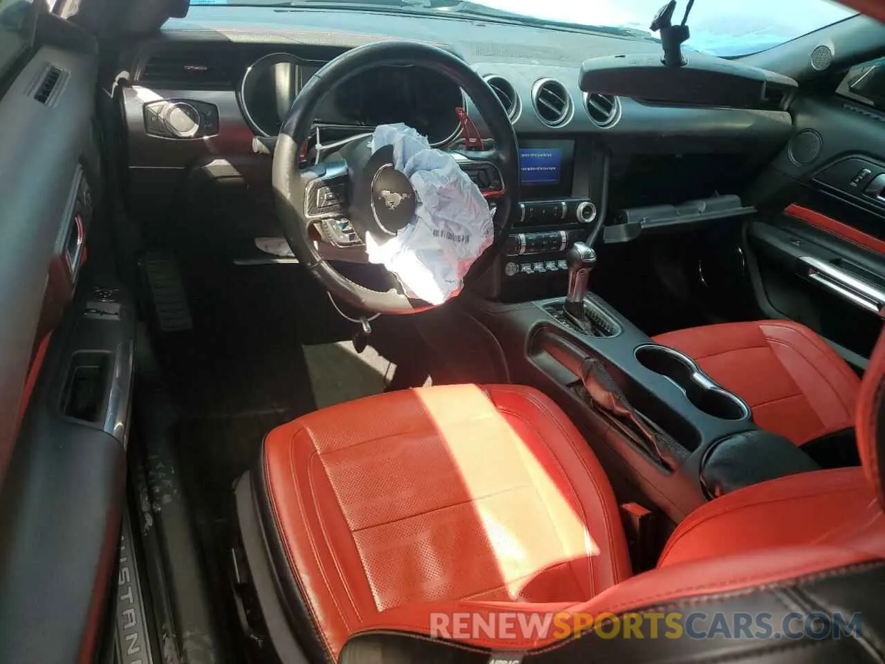 8 Photograph of a damaged car 1FA6P8CF5L5113900 FORD MUSTANG 2020