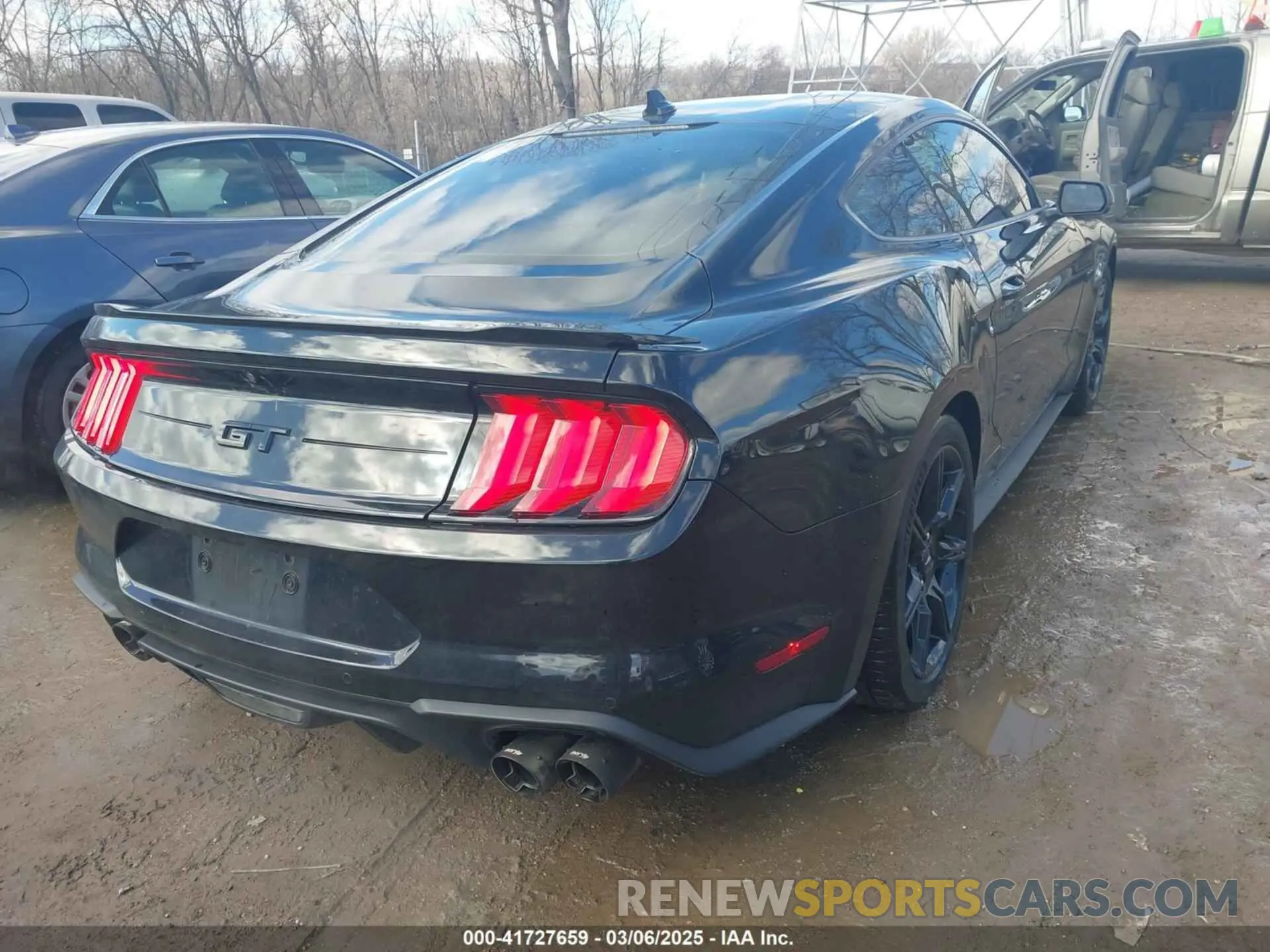 4 Photograph of a damaged car 1FA6P8CF5L5154043 FORD MUSTANG 2020