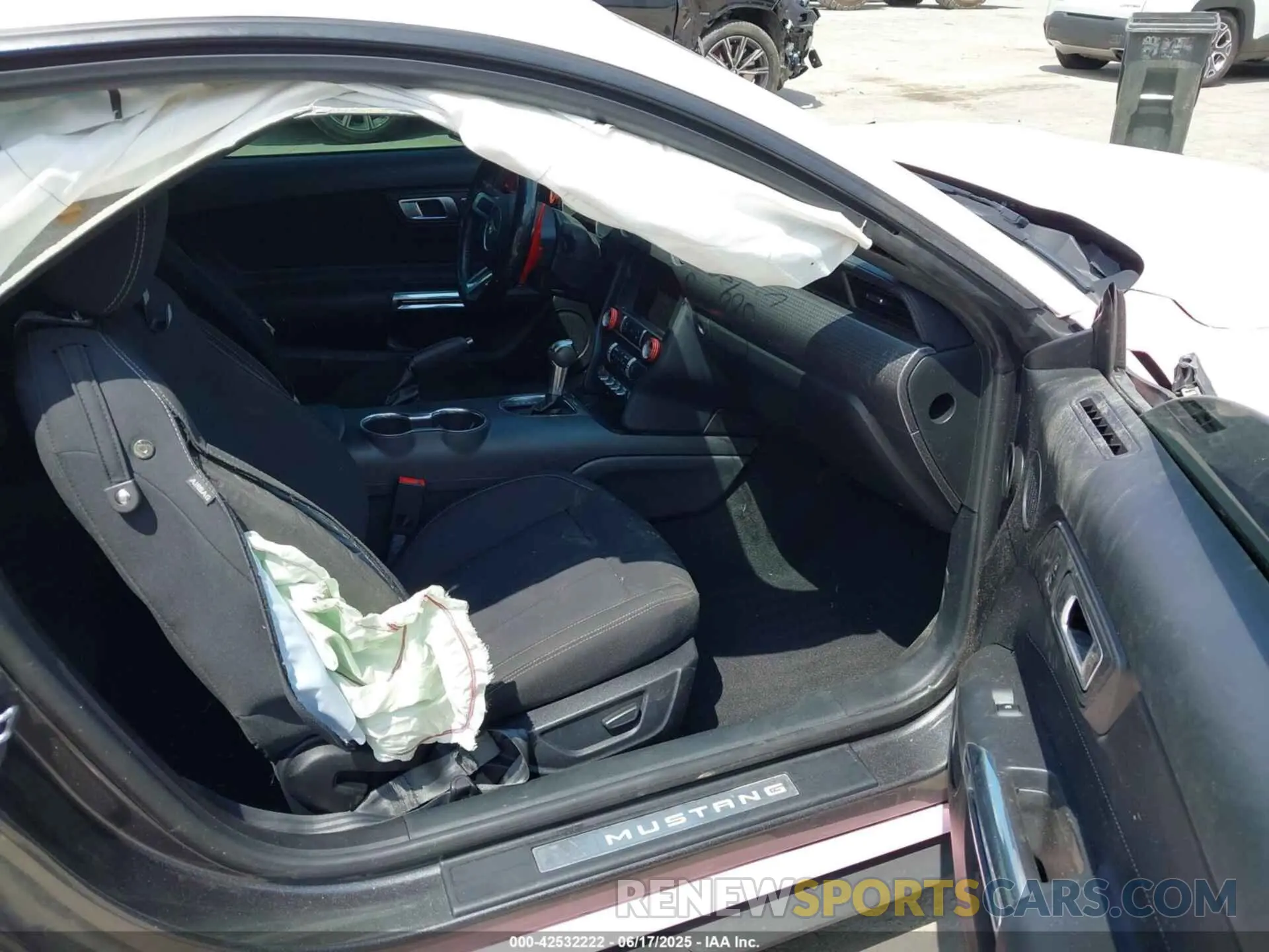 5 Photograph of a damaged car 1FA6P8CF5L5167150 FORD MUSTANG 2020