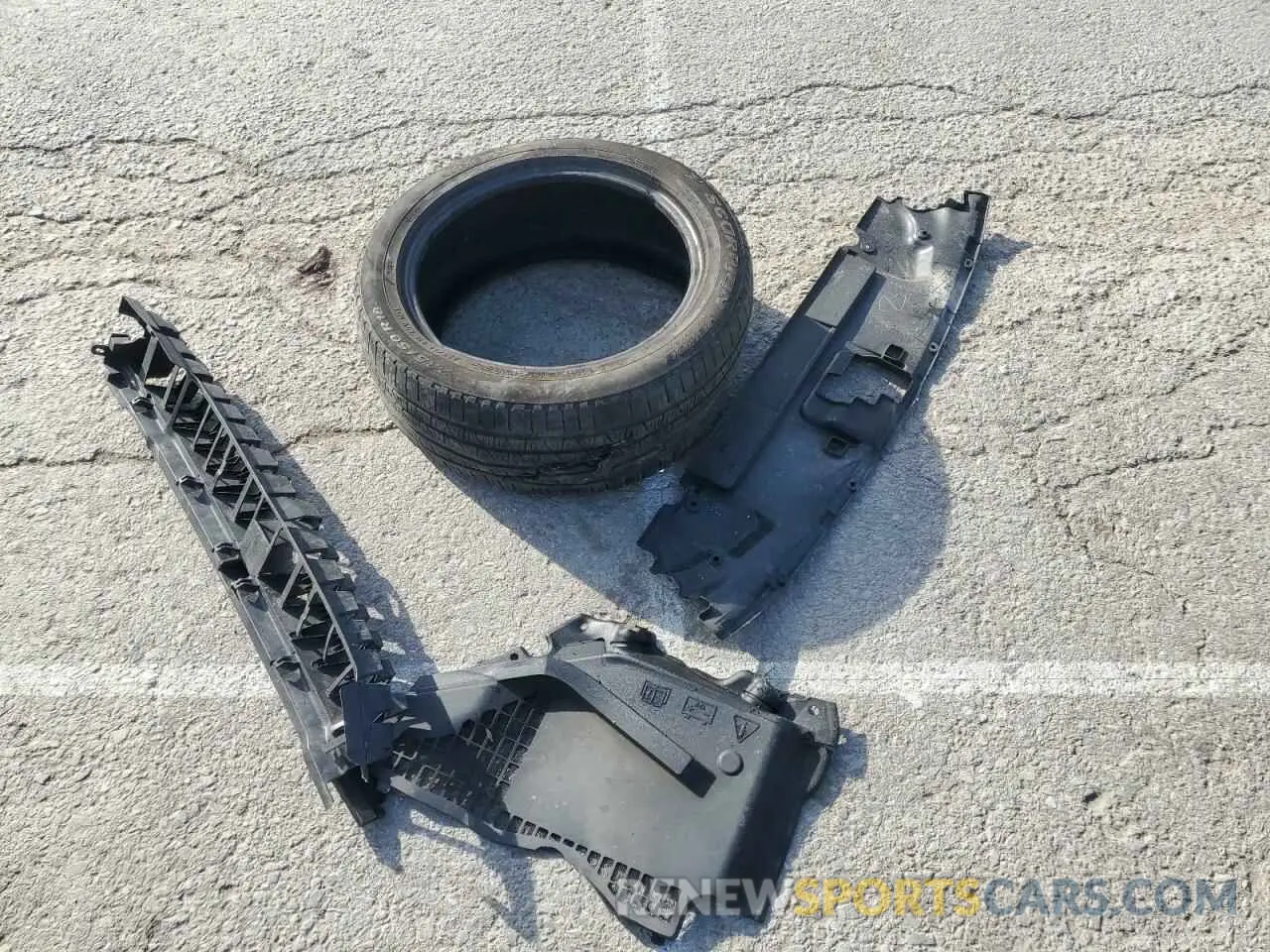 12 Photograph of a damaged car 1FA6P8CF6L5183714 FORD MUSTANG 2020