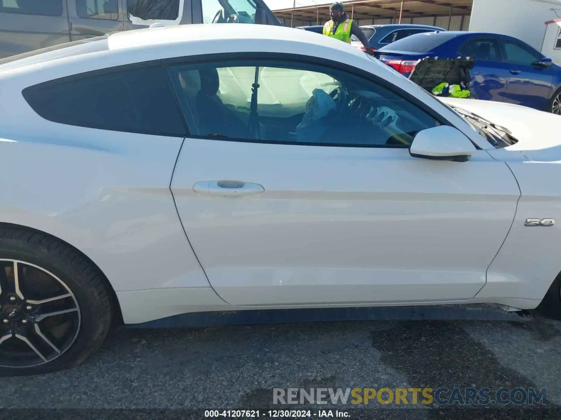 13 Photograph of a damaged car 1FA6P8CF7L5130312 FORD MUSTANG 2020