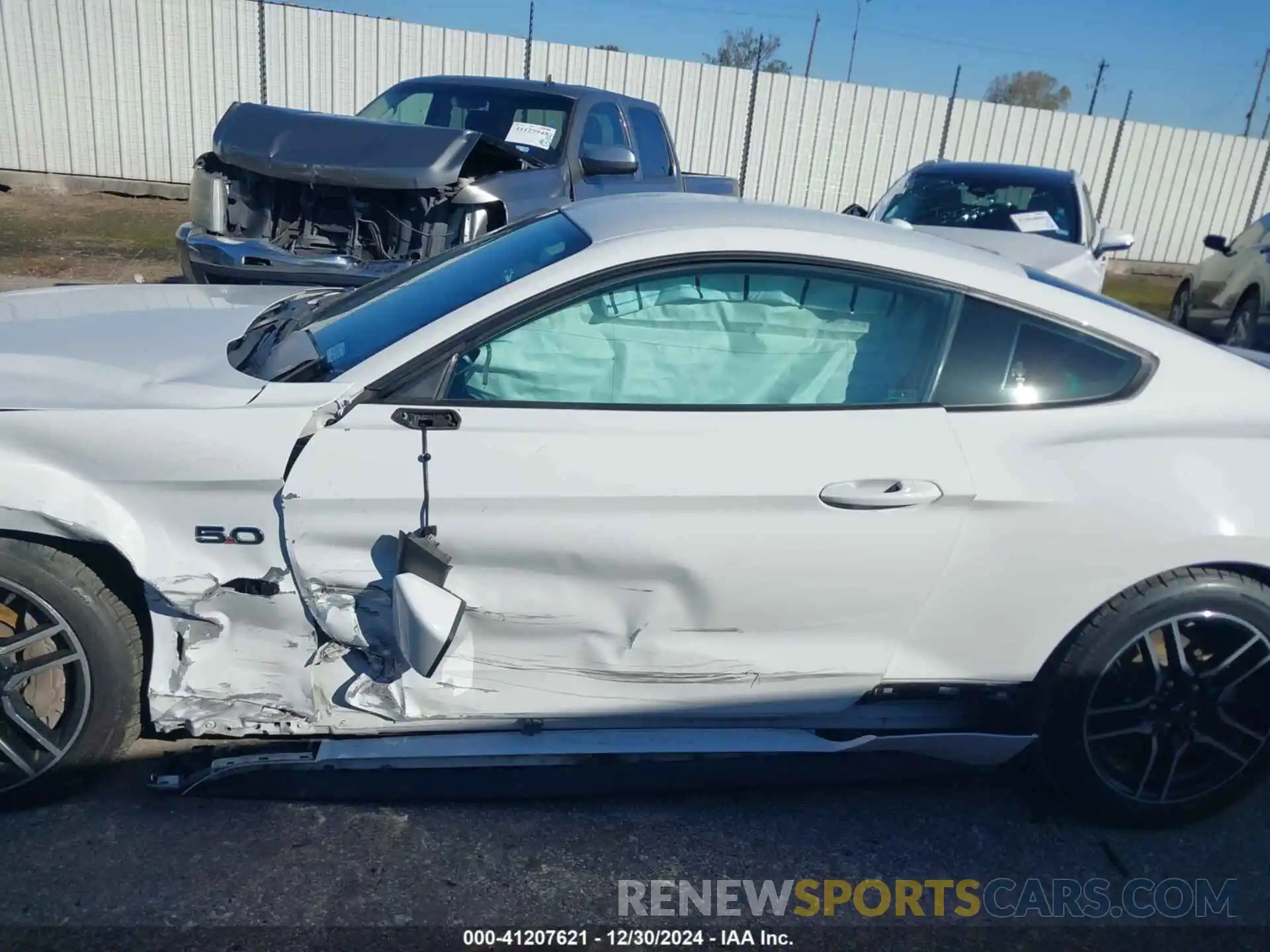 14 Photograph of a damaged car 1FA6P8CF7L5130312 FORD MUSTANG 2020