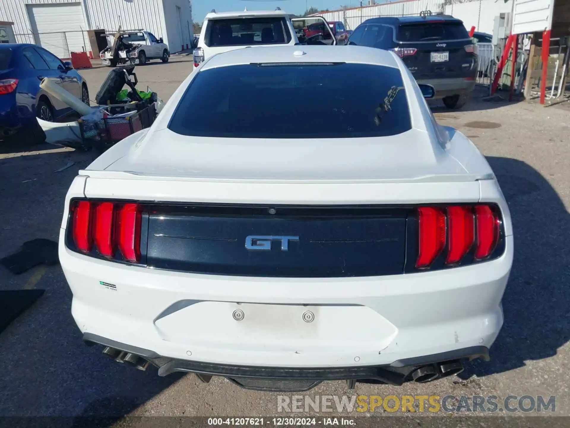 16 Photograph of a damaged car 1FA6P8CF7L5130312 FORD MUSTANG 2020