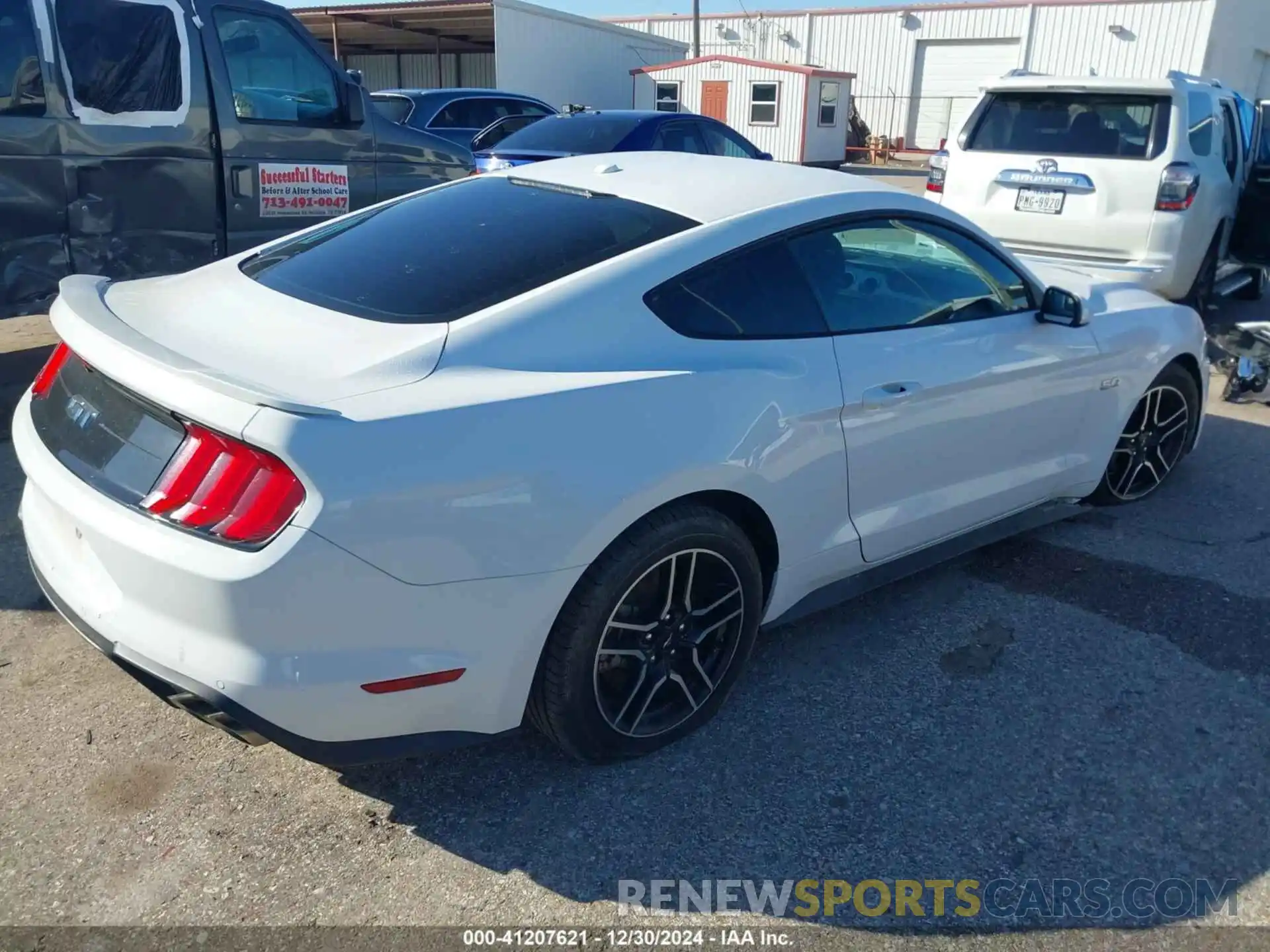 4 Photograph of a damaged car 1FA6P8CF7L5130312 FORD MUSTANG 2020