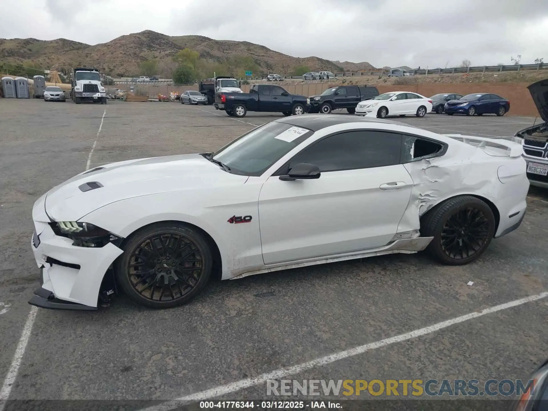 14 Photograph of a damaged car 1FA6P8CF7L5181745 FORD MUSTANG 2020