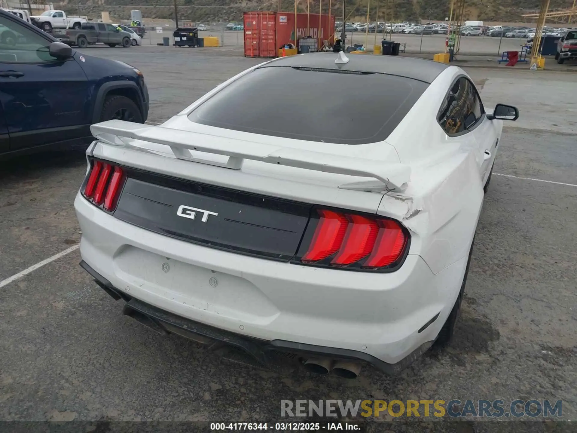 4 Photograph of a damaged car 1FA6P8CF7L5181745 FORD MUSTANG 2020
