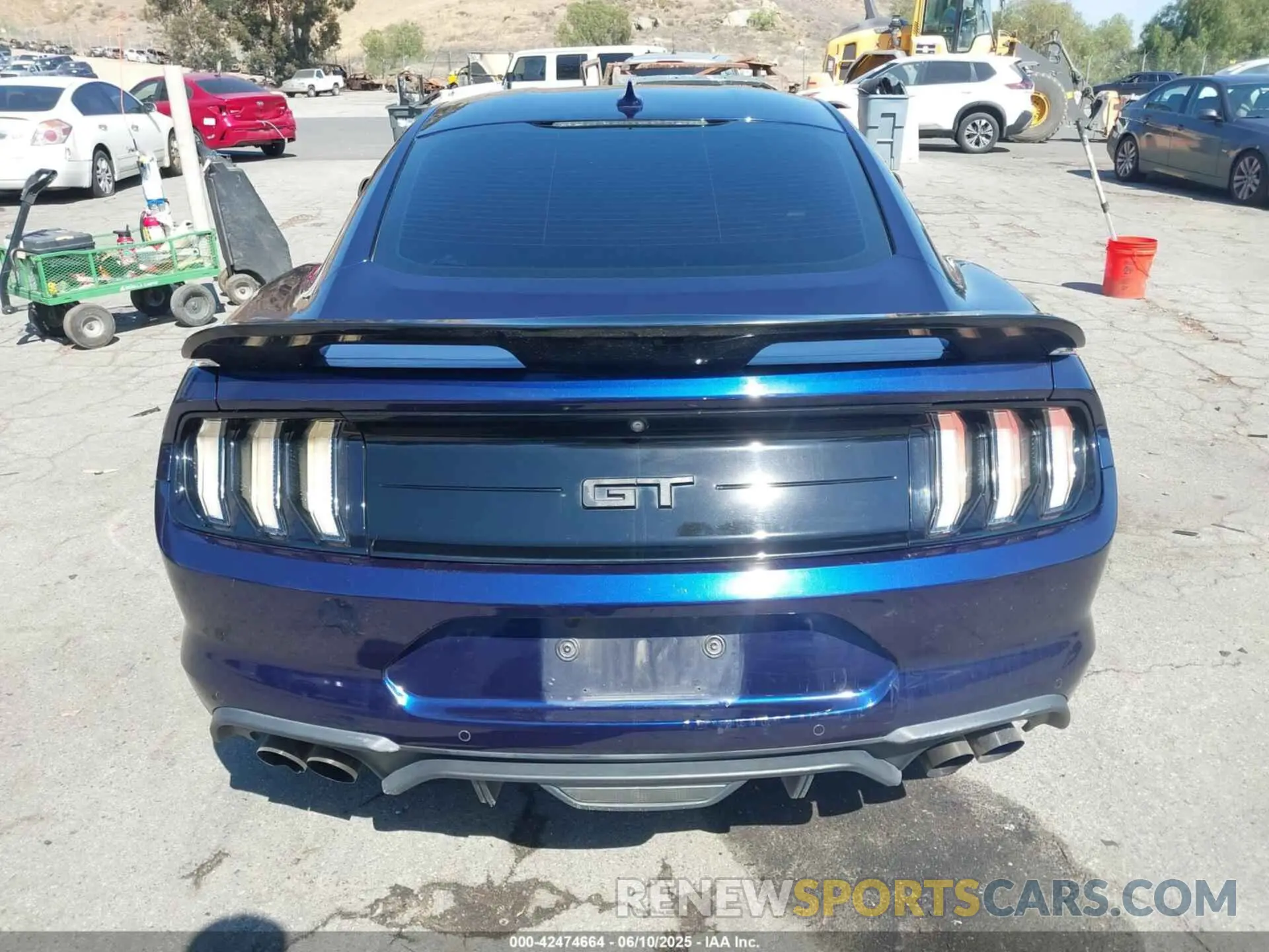 16 Photograph of a damaged car 1FA6P8CF7L5189263 FORD MUSTANG 2020