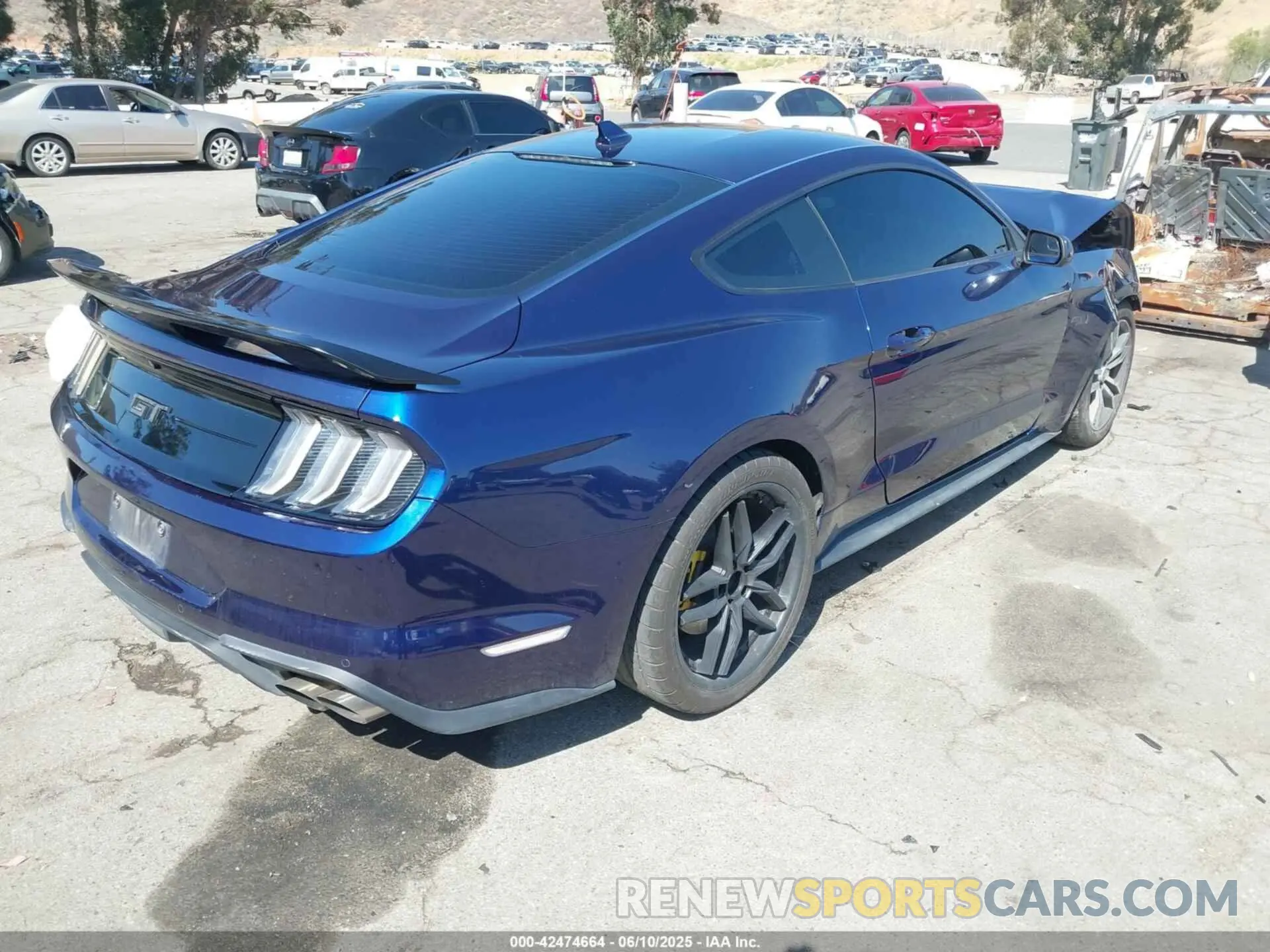 4 Photograph of a damaged car 1FA6P8CF7L5189263 FORD MUSTANG 2020
