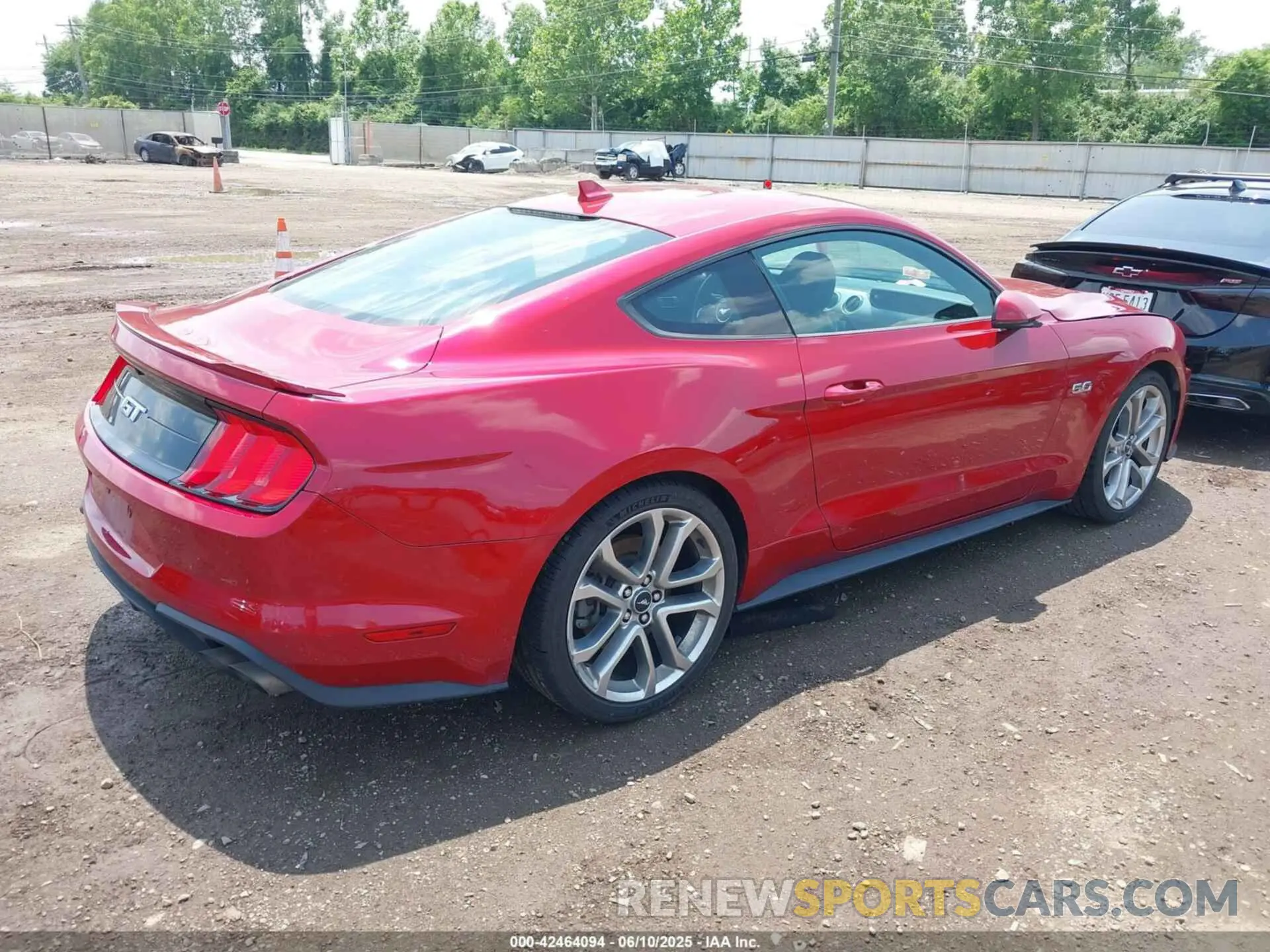 4 Photograph of a damaged car 1FA6P8CF7L5191661 FORD MUSTANG 2020