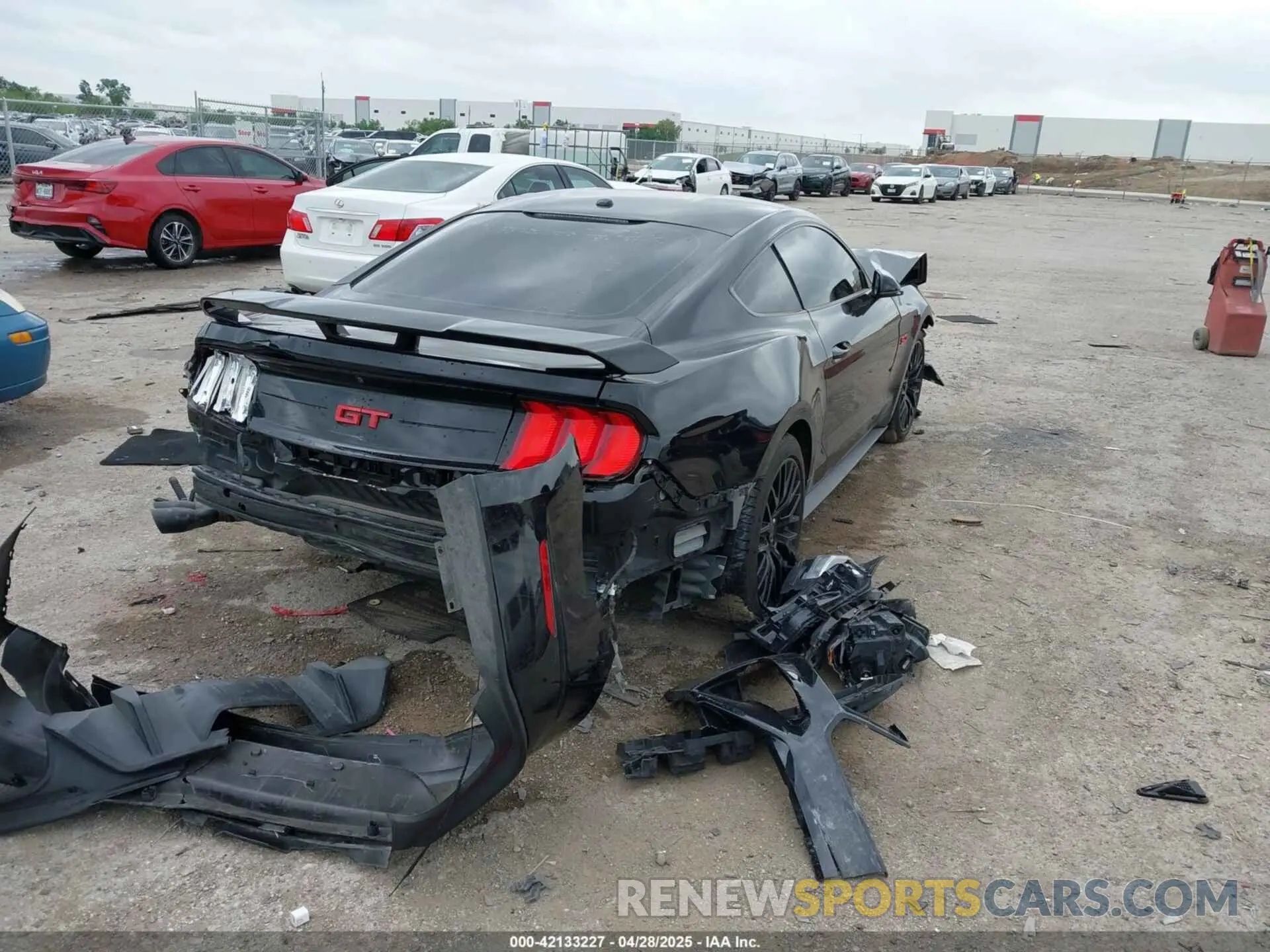 4 Photograph of a damaged car 1FA6P8CF8L5124454 FORD MUSTANG 2020