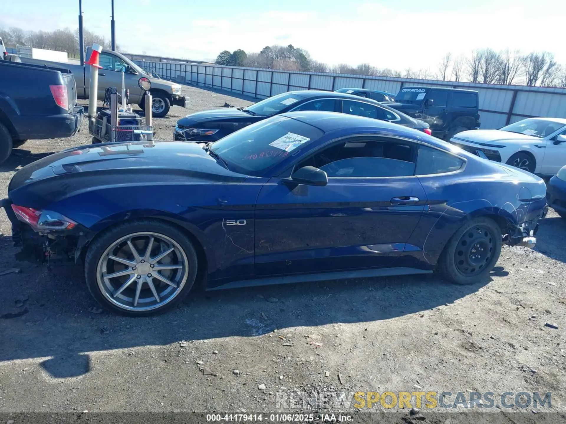 15 Photograph of a damaged car 1FA6P8CF9L5113849 FORD MUSTANG 2020