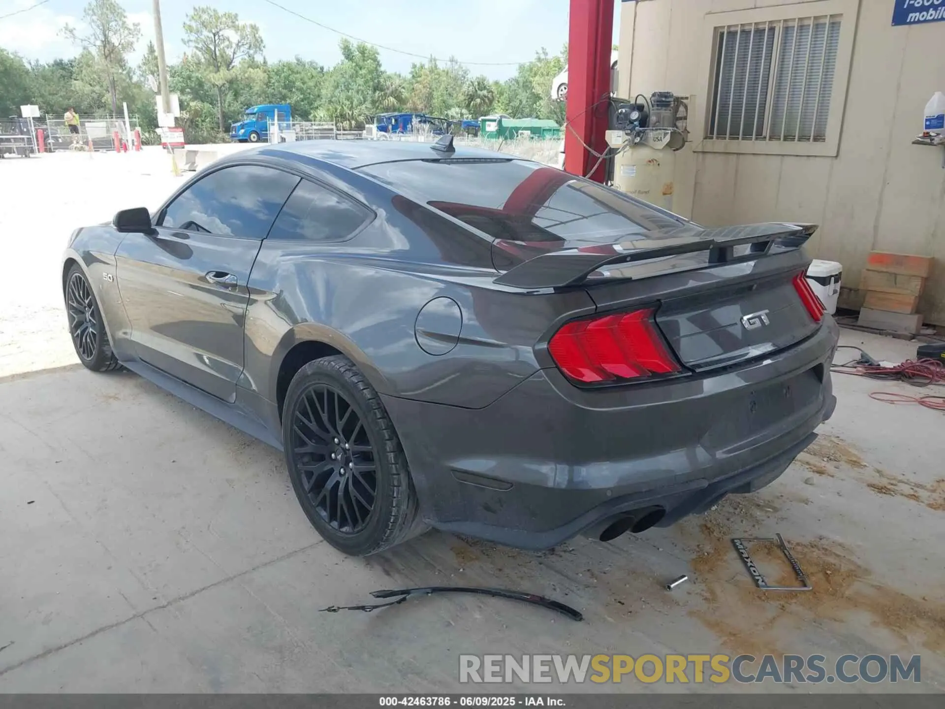3 Photograph of a damaged car 1FA6P8CF9L5169080 FORD MUSTANG 2020