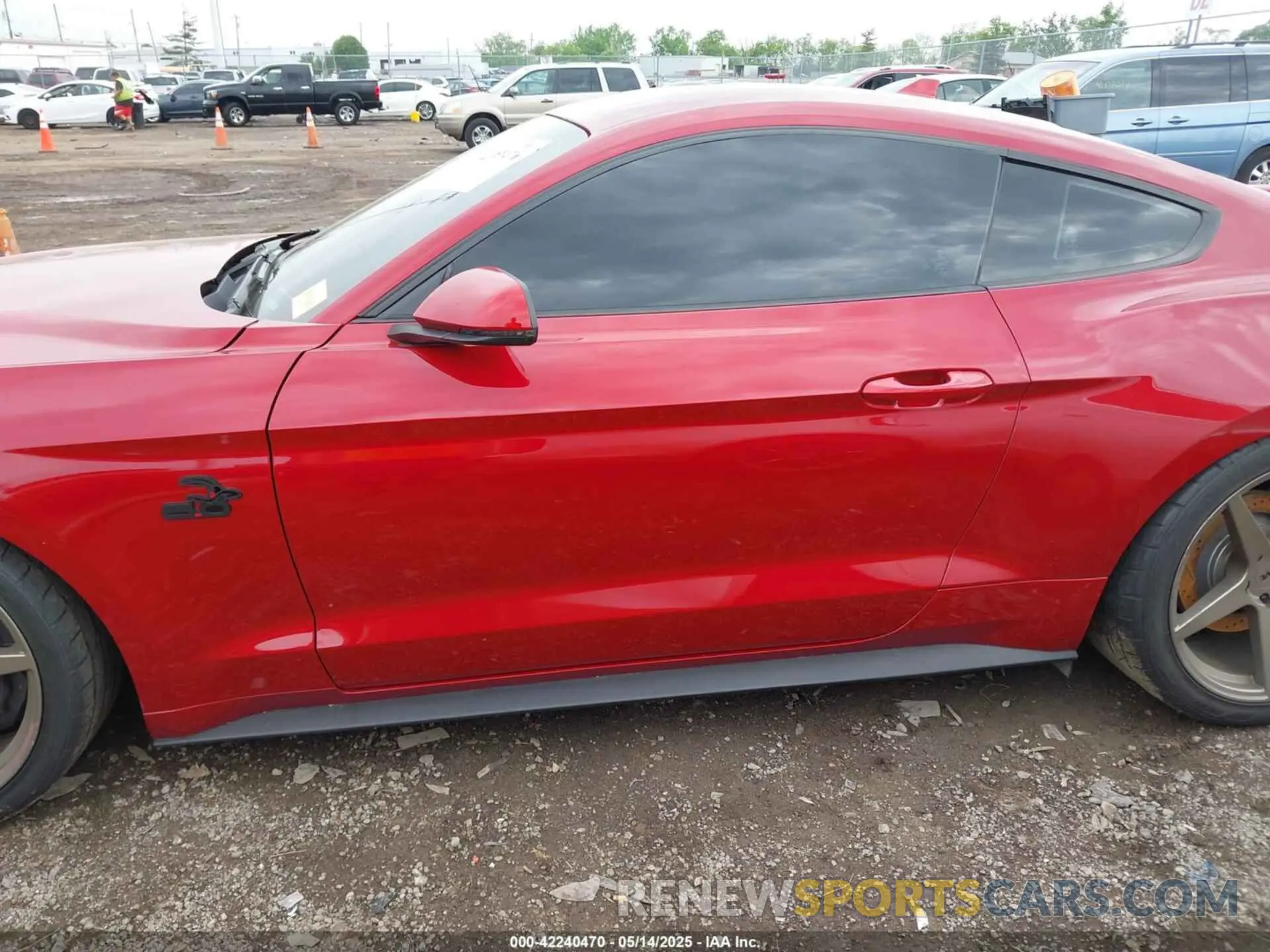 14 Photograph of a damaged car 1FA6P8CF9L5169550 FORD MUSTANG 2020
