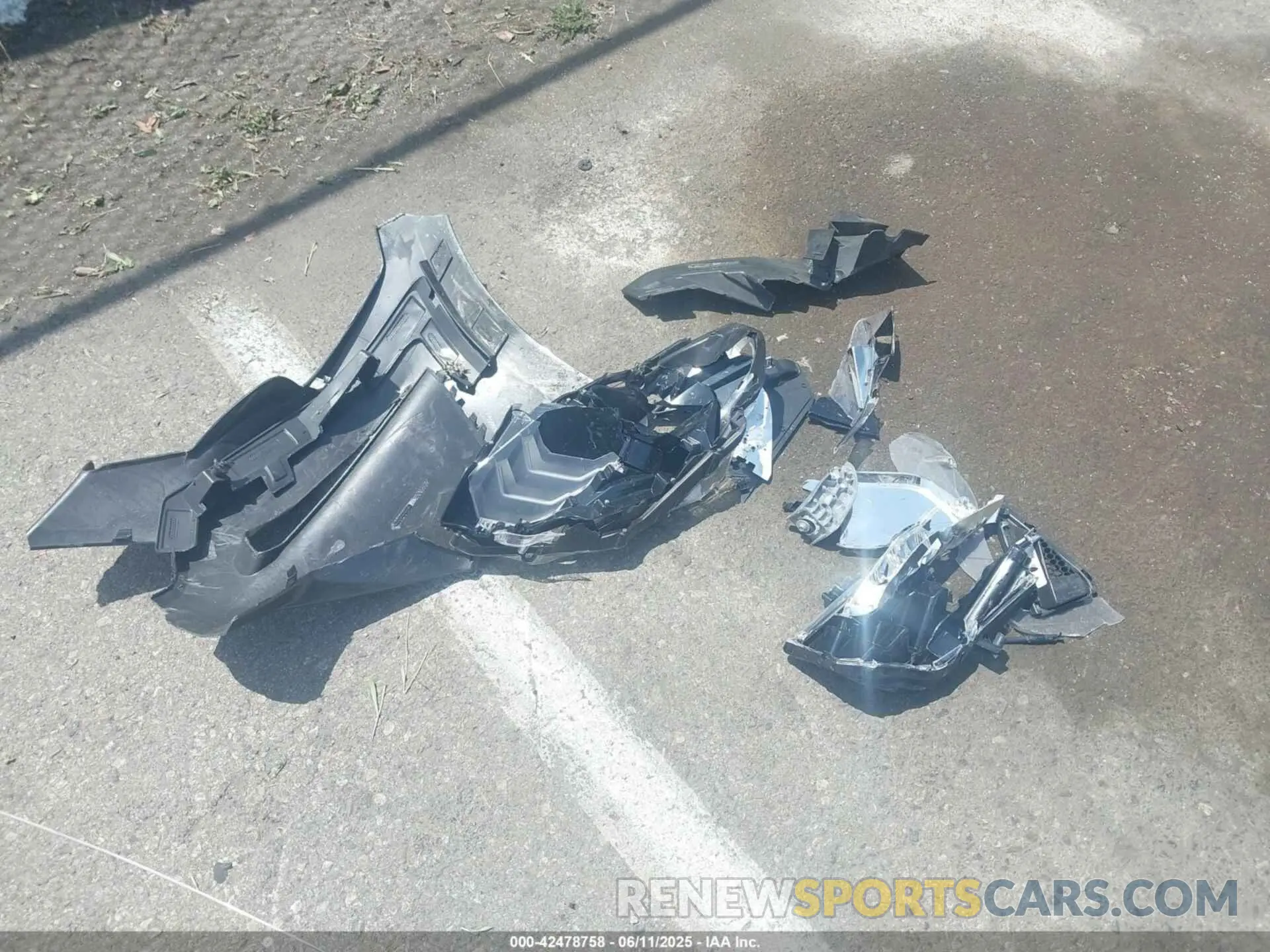 12 Photograph of a damaged car 1FA6P8CF9L5187496 FORD MUSTANG 2020