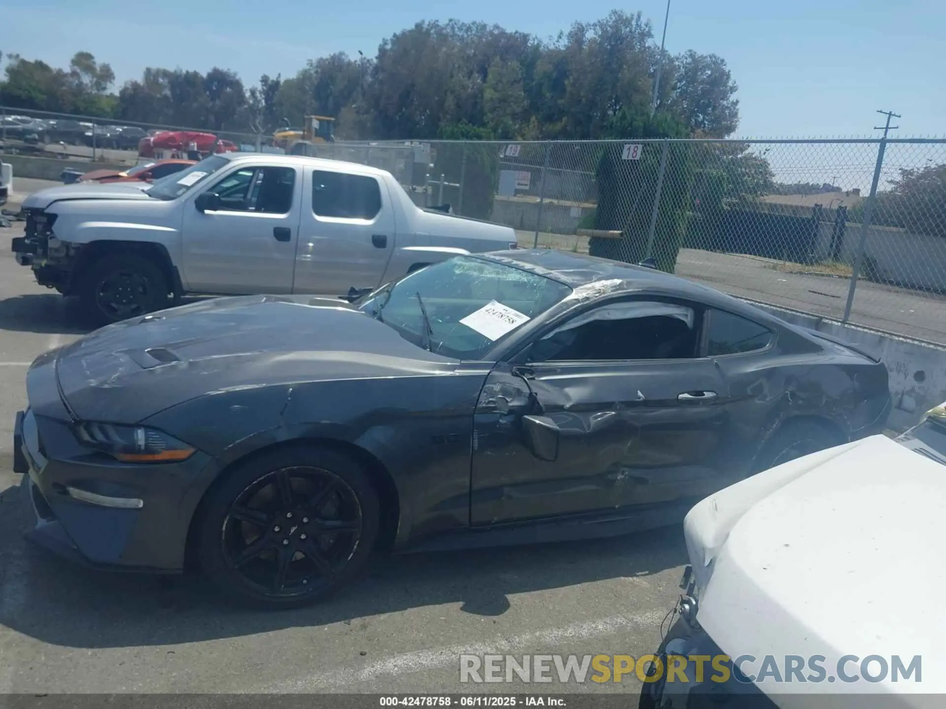15 Photograph of a damaged car 1FA6P8CF9L5187496 FORD MUSTANG 2020