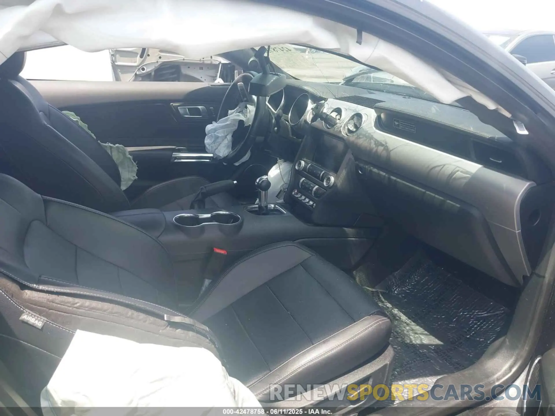 5 Photograph of a damaged car 1FA6P8CF9L5187496 FORD MUSTANG 2020