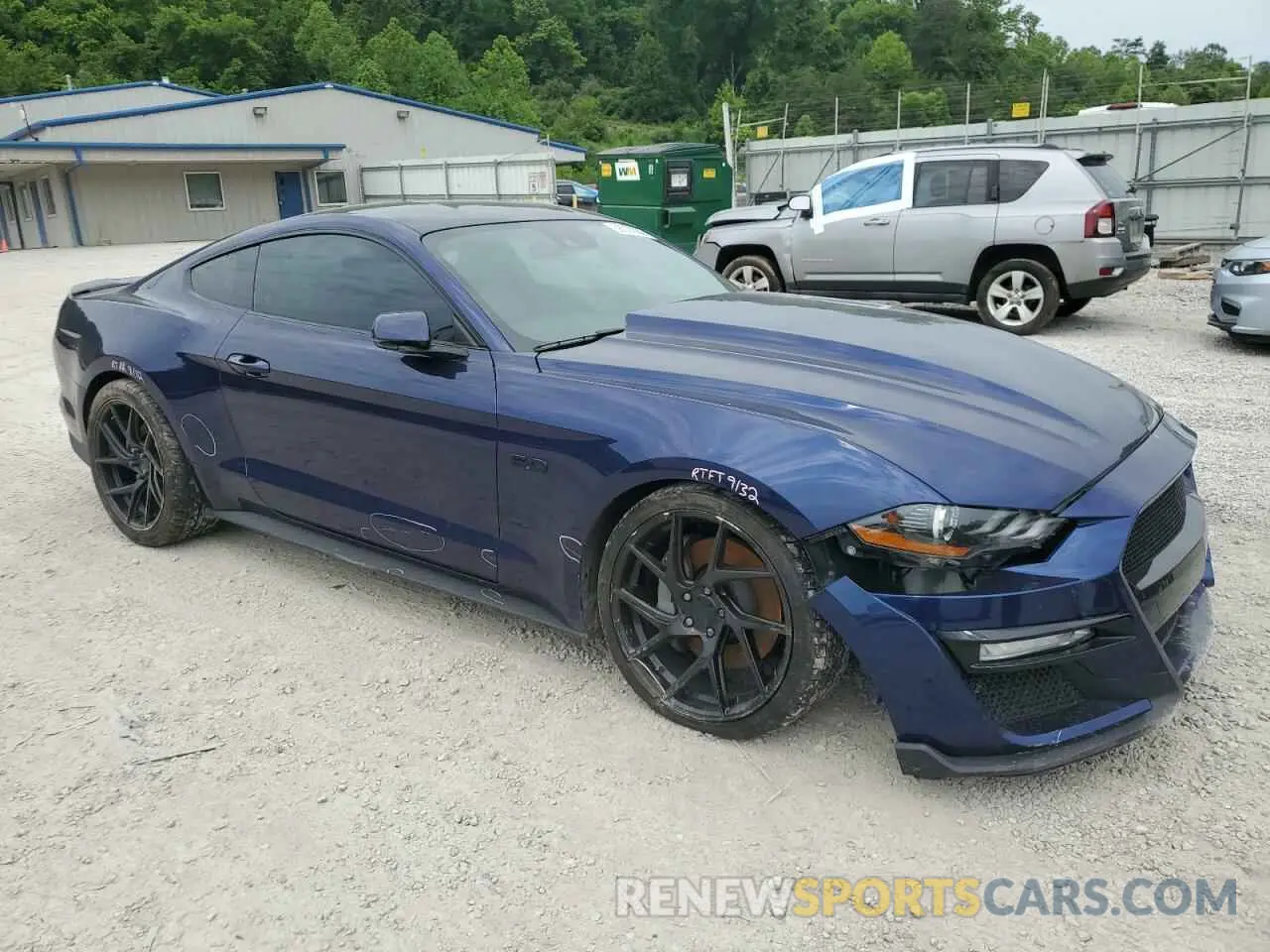 4 Photograph of a damaged car 1FA6P8CFXL5114668 FORD MUSTANG 2020