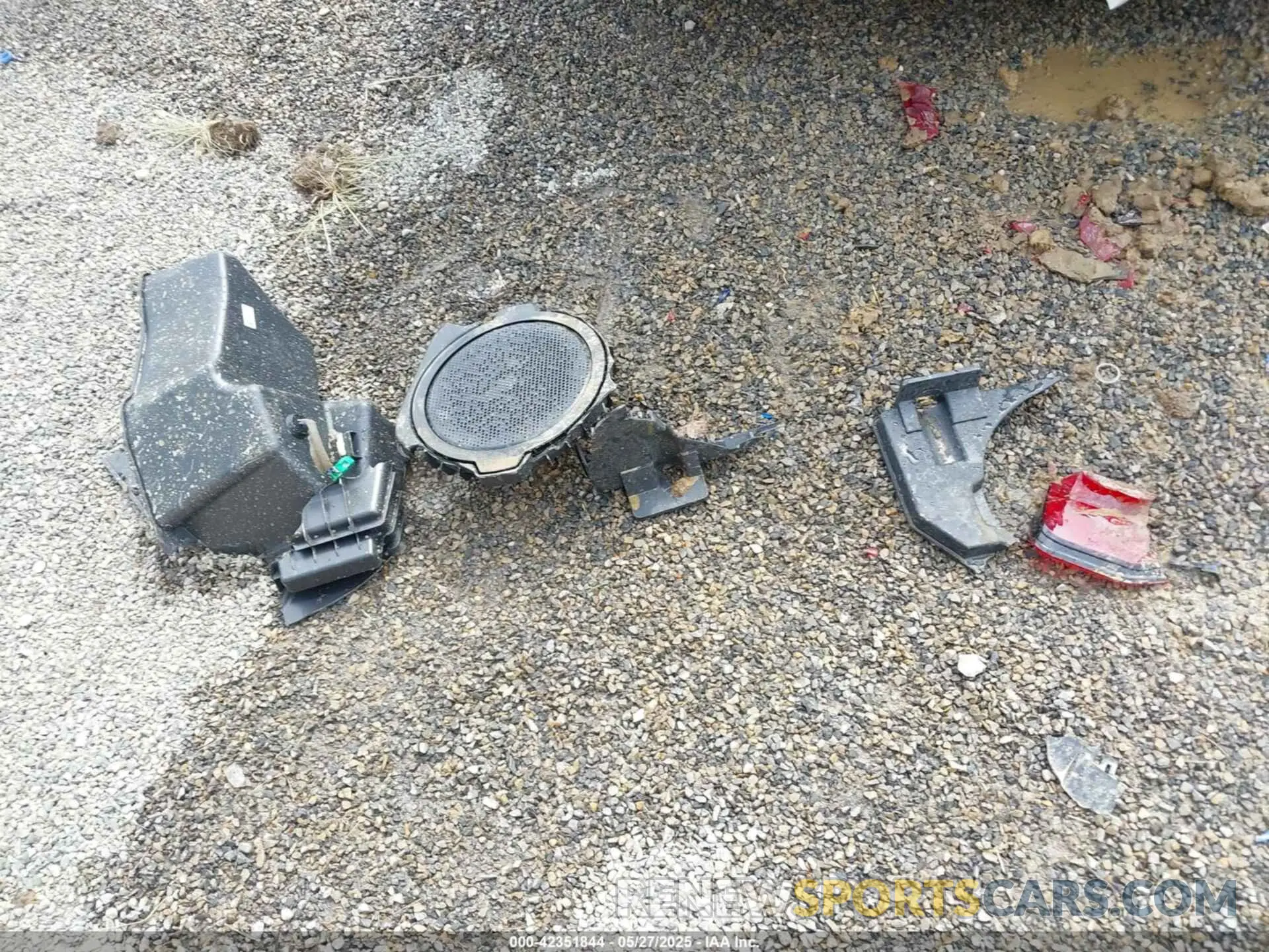 12 Photograph of a damaged car 1FA6P8CFXL5162378 FORD MUSTANG 2020