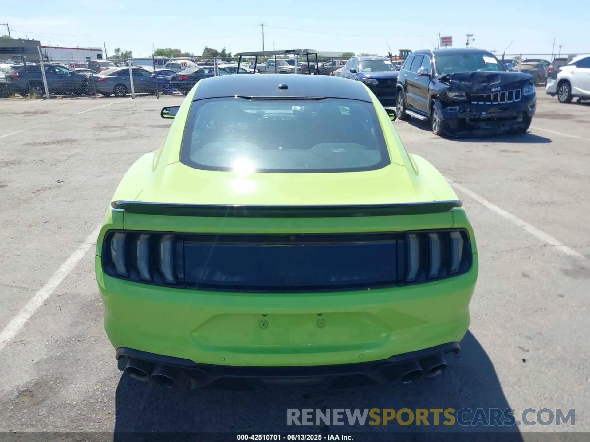 16 Photograph of a damaged car 1FA6P8CFXL5174093 FORD MUSTANG 2020