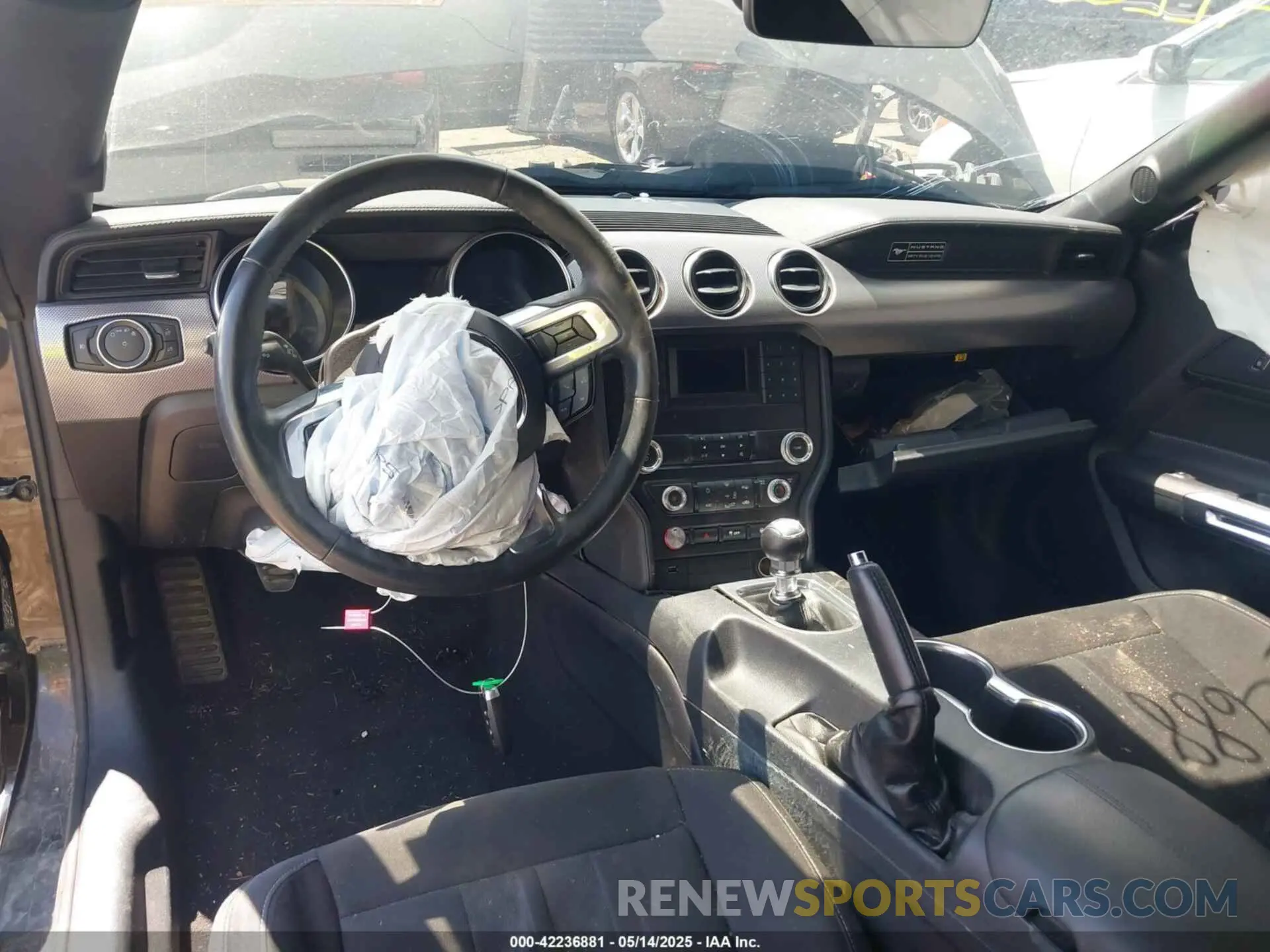 5 Photograph of a damaged car 1FA6P8CFXL5175681 FORD MUSTANG 2020