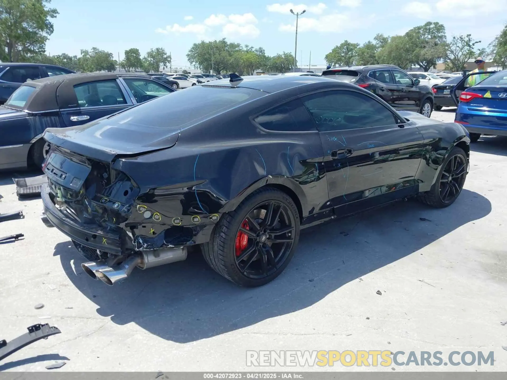 4 Photograph of a damaged car 1FA6P8SJ3L5502668 FORD MUSTANG 2020