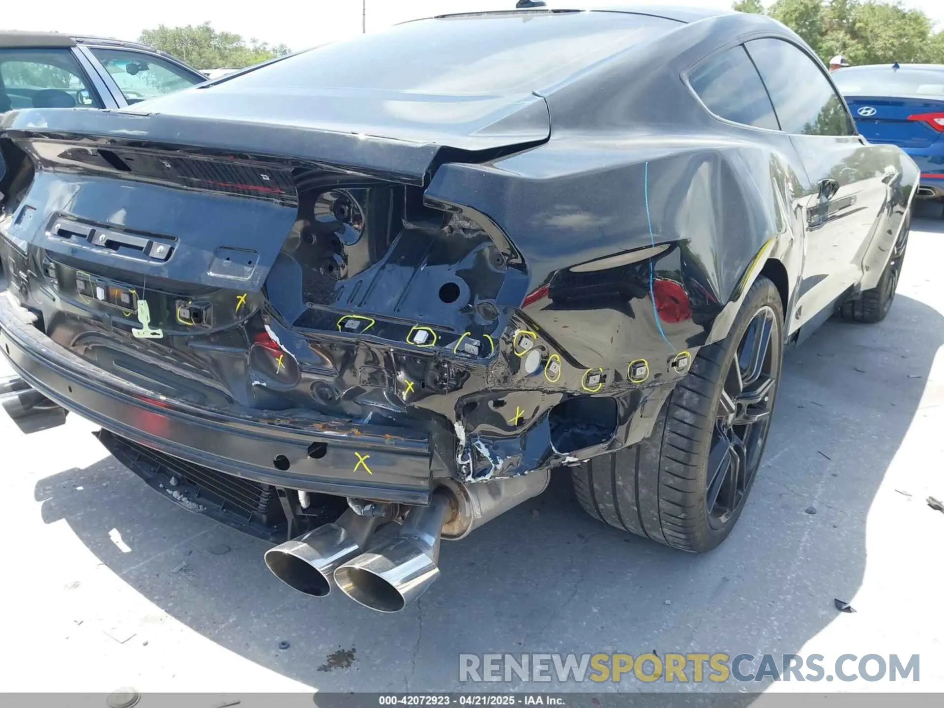 6 Photograph of a damaged car 1FA6P8SJ3L5502668 FORD MUSTANG 2020