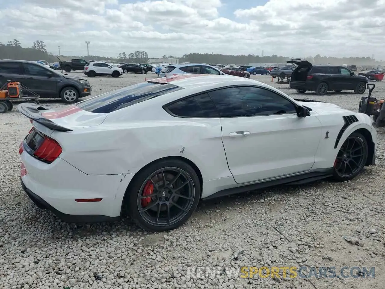 3 Photograph of a damaged car 1FA6P8SJ8L5504495 FORD MUSTANG 2020