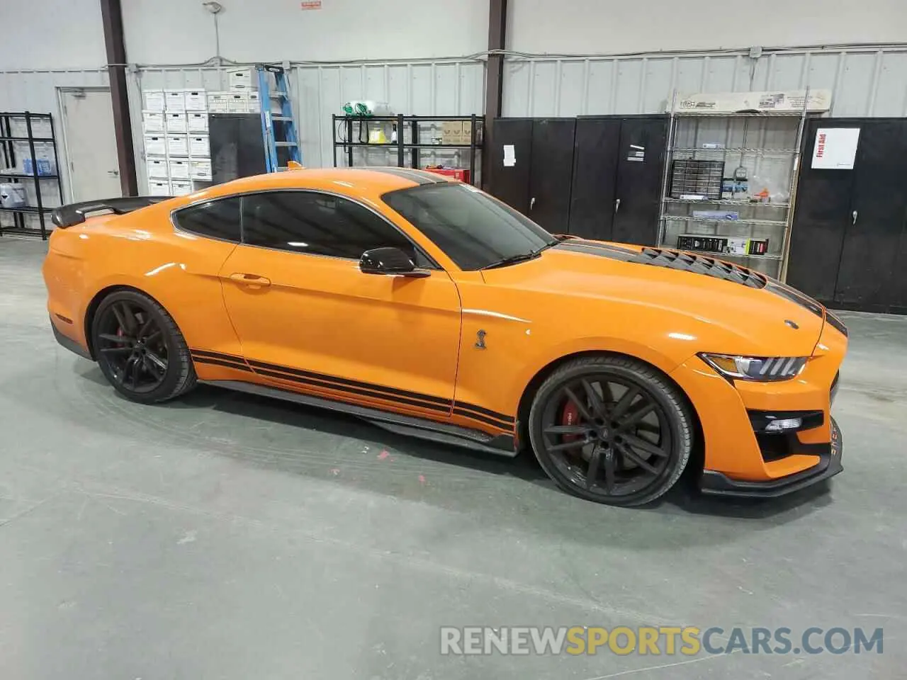 4 Photograph of a damaged car 1FA6P8SJXL5503915 FORD MUSTANG 2020
