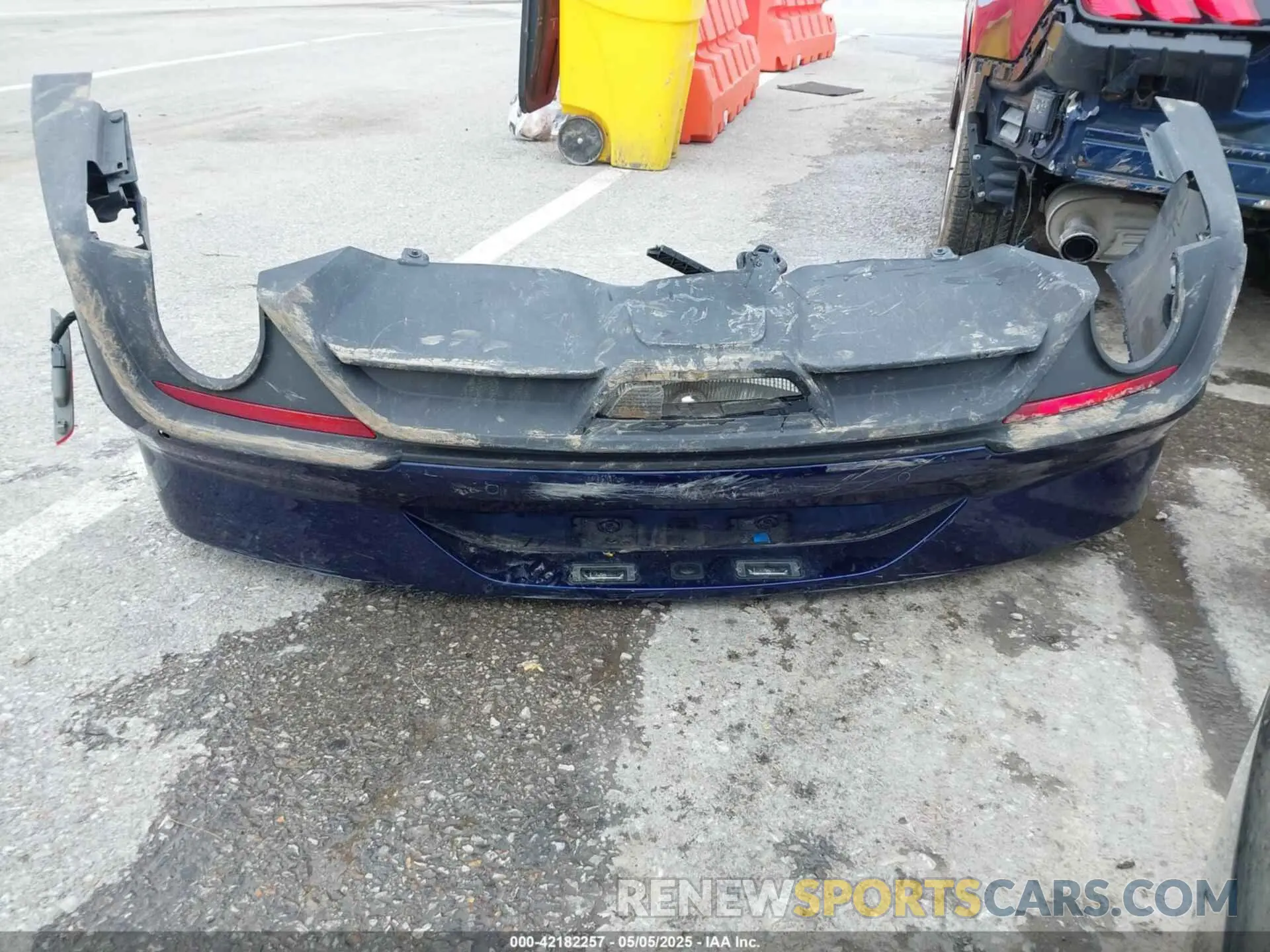 12 Photograph of a damaged car 1FA6P8TH2L5108722 FORD MUSTANG 2020