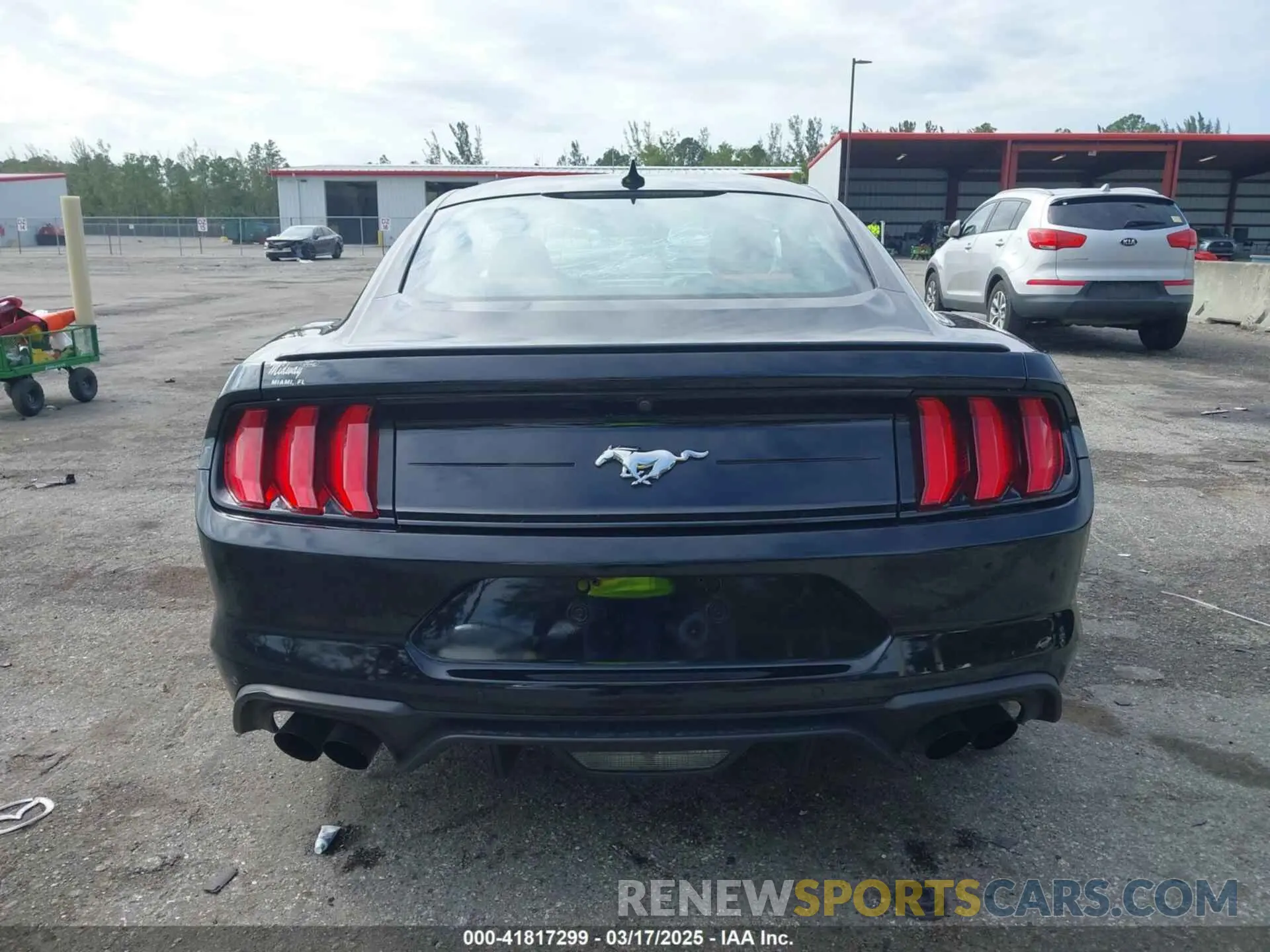 17 Photograph of a damaged car 1FA6P8TH2L5166636 FORD MUSTANG 2020