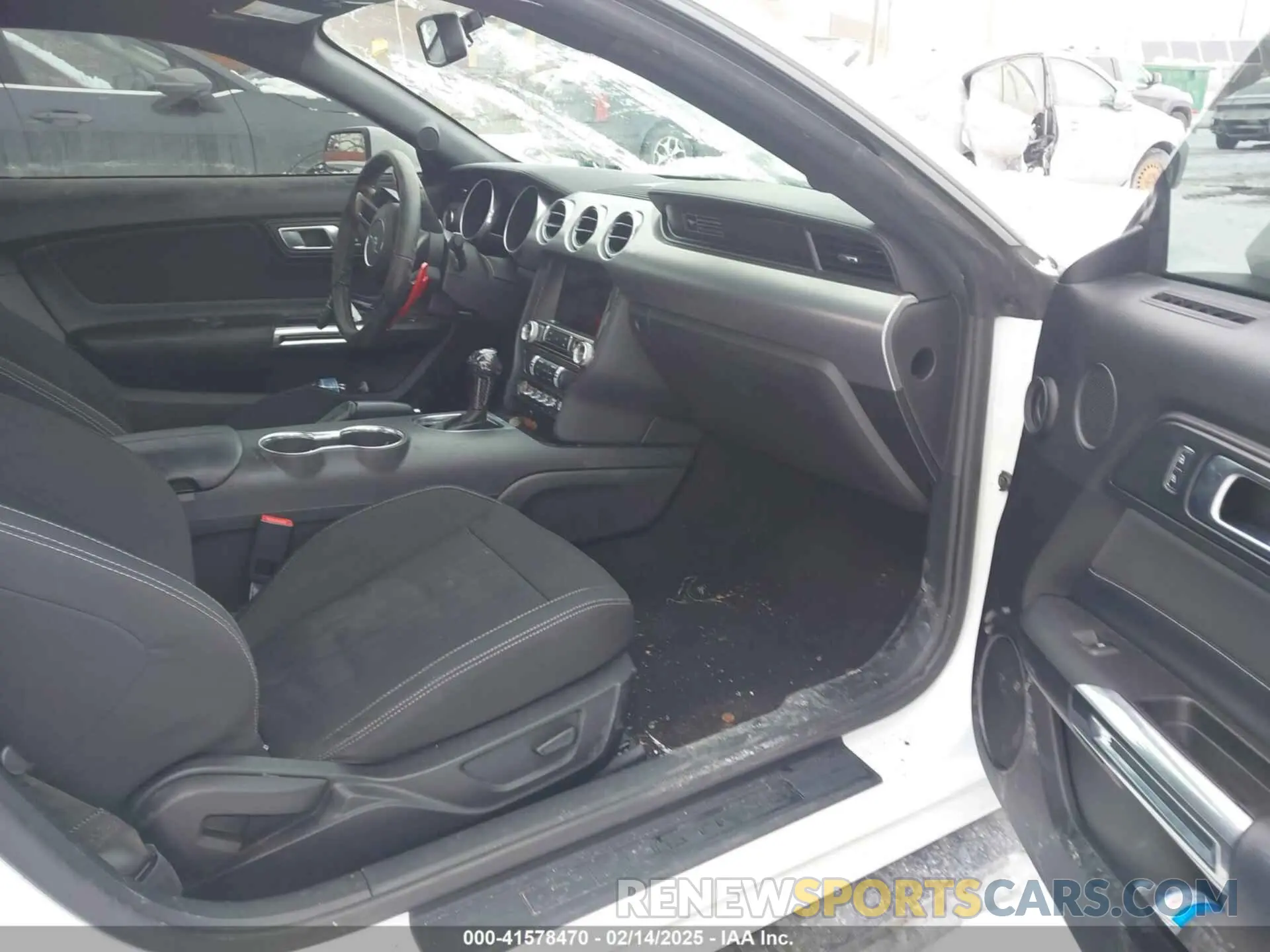 5 Photograph of a damaged car 1FA6P8TH2L5182142 FORD MUSTANG 2020