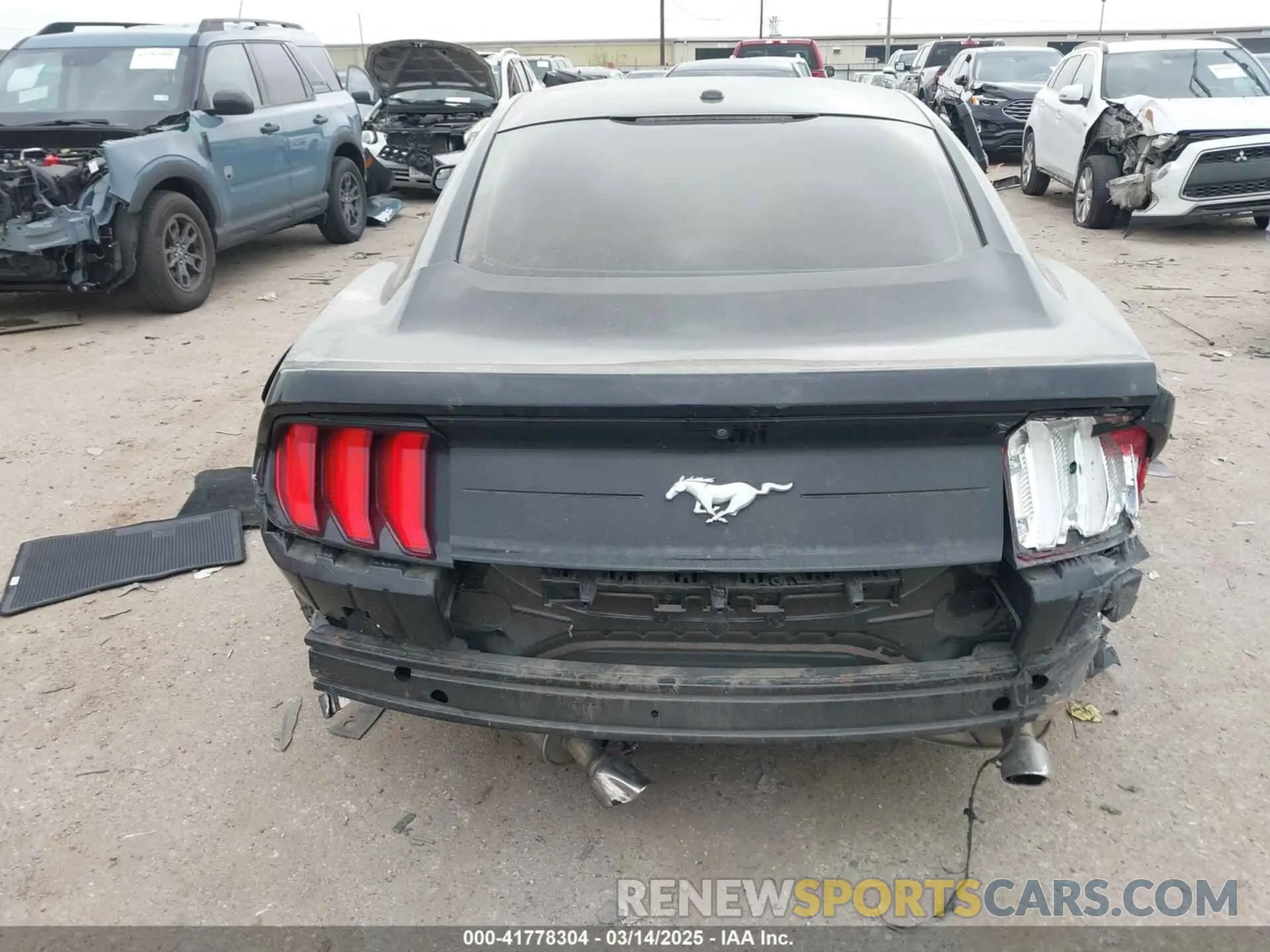 16 Photograph of a damaged car 1FA6P8TH3L5105814 FORD MUSTANG 2020