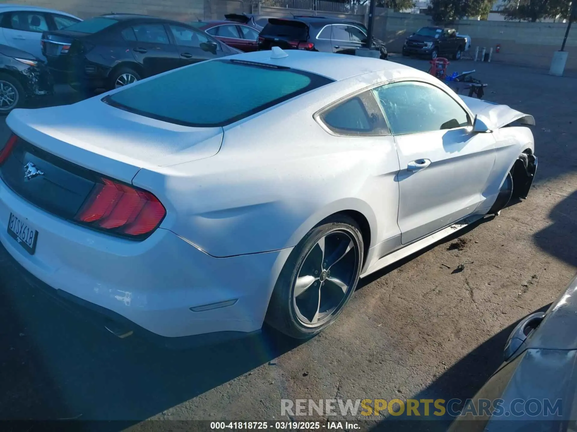 4 Photograph of a damaged car 1FA6P8TH3L5176737 FORD MUSTANG 2020
