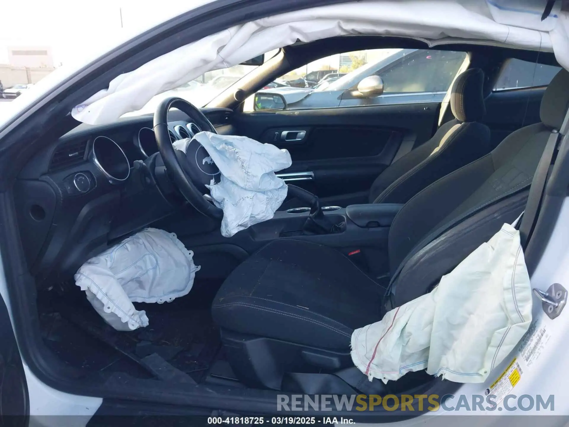5 Photograph of a damaged car 1FA6P8TH3L5176737 FORD MUSTANG 2020