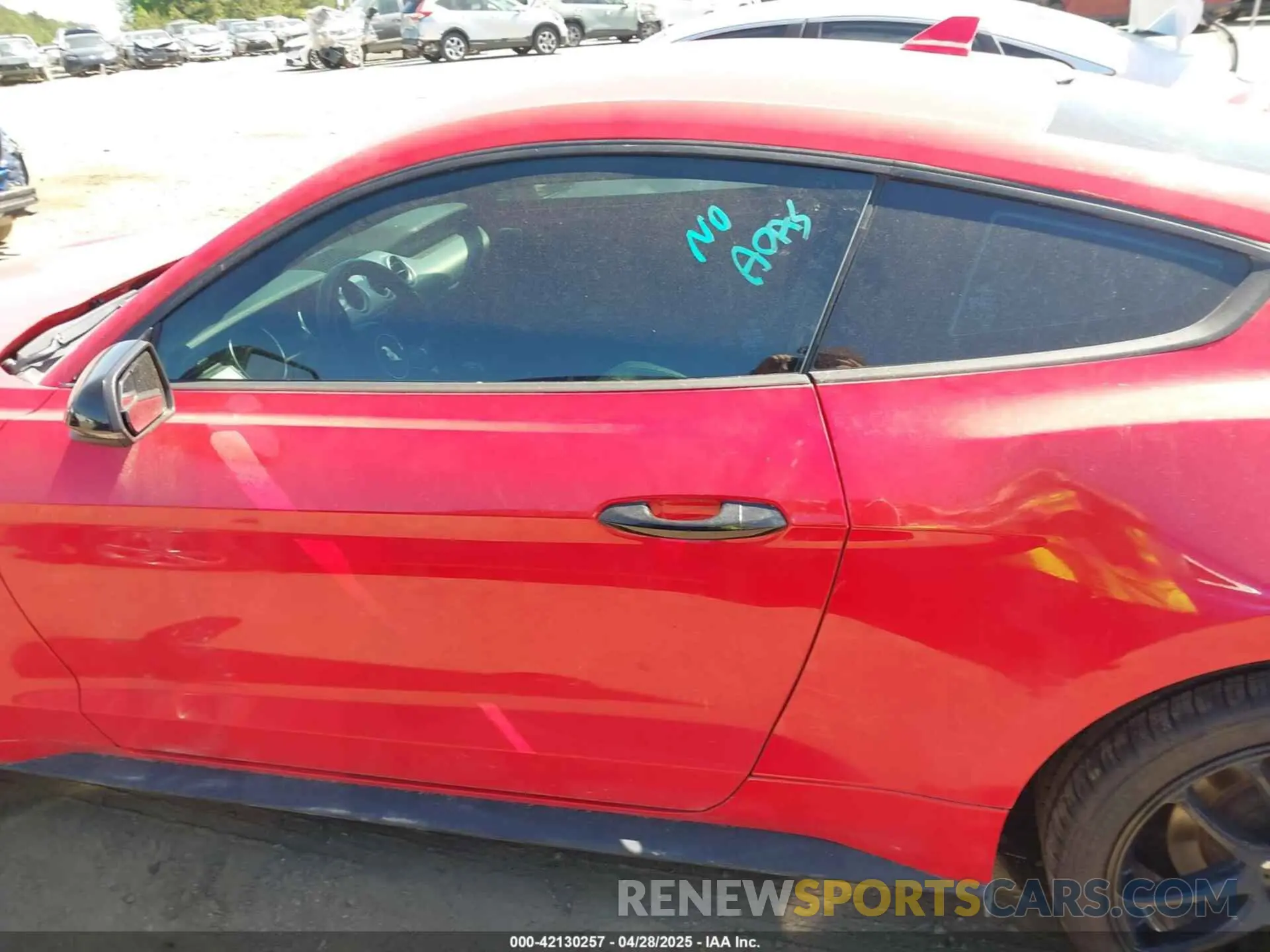 15 Photograph of a damaged car 1FA6P8TH4L5139065 FORD MUSTANG 2020