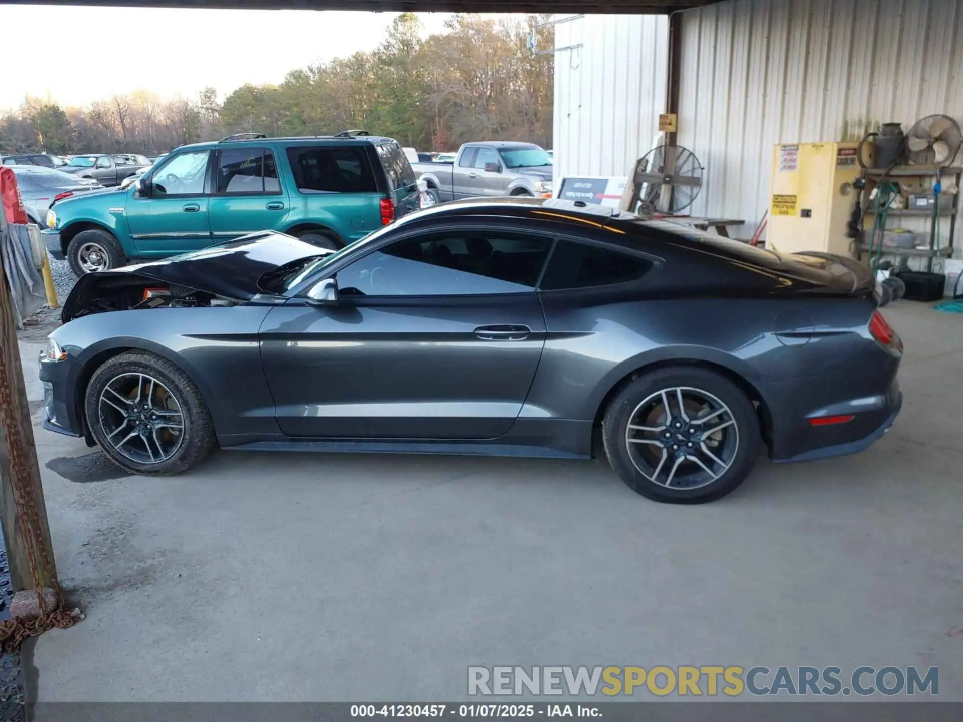 15 Photograph of a damaged car 1FA6P8TH5L5113803 FORD MUSTANG 2020