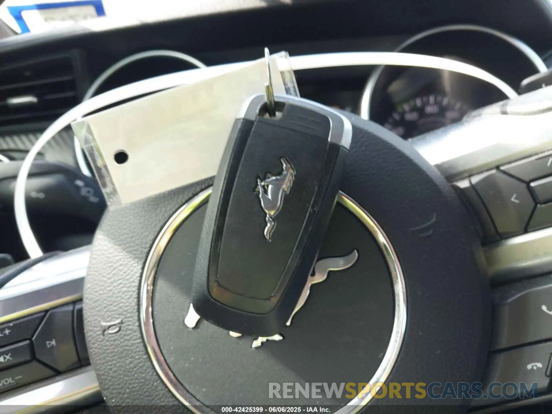 11 Photograph of a damaged car 1FA6P8TH5L5175735 FORD MUSTANG 2020