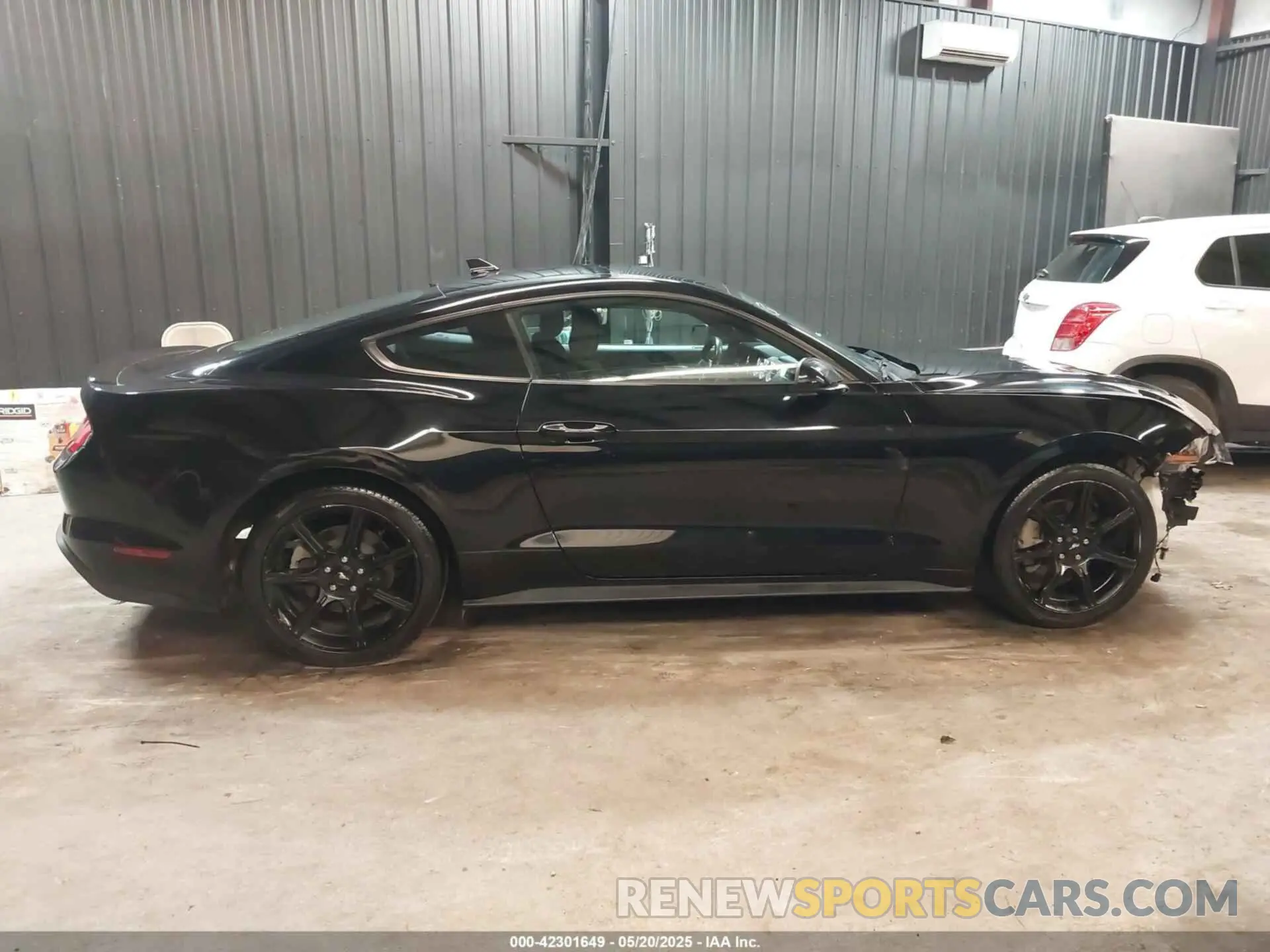 14 Photograph of a damaged car 1FA6P8TH6L5145109 FORD MUSTANG 2020