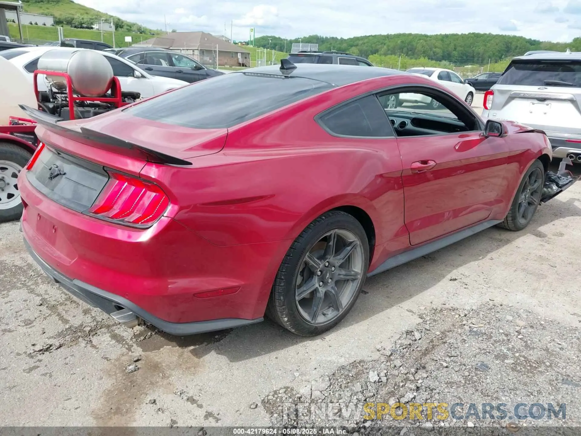 4 Photograph of a damaged car 1FA6P8TH6L5149788 FORD MUSTANG 2020