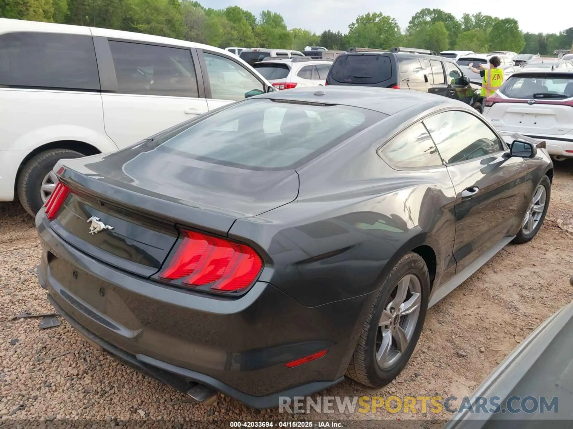4 Photograph of a damaged car 1FA6P8TH7L5121580 FORD MUSTANG 2020