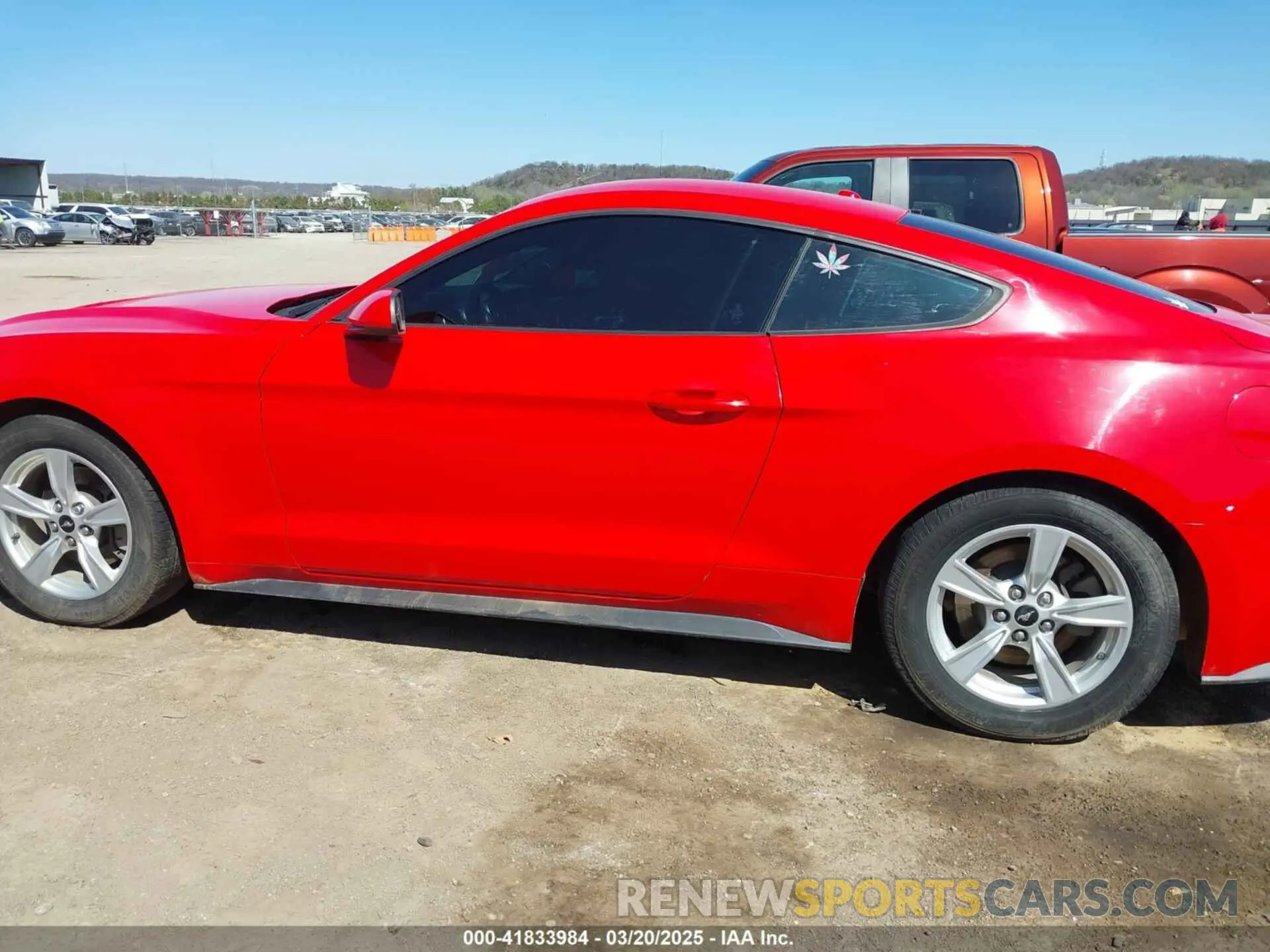 15 Photograph of a damaged car 1FA6P8TH8L5103492 FORD MUSTANG 2020